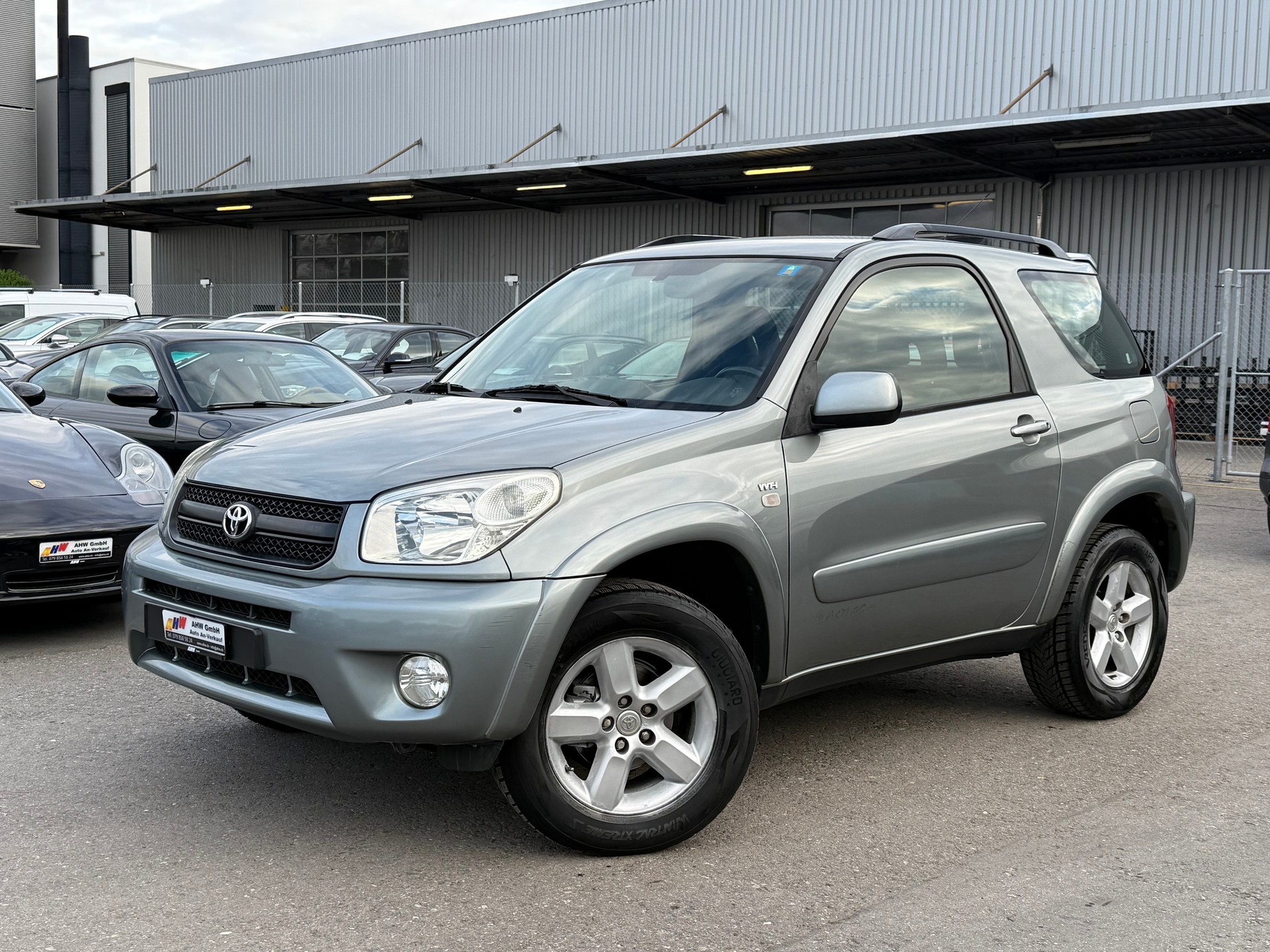 TOYOTA RAV-4 2.0 16V Linea Sol AUTOMAT / NUR 75'000km / 3 TÜRER / FACELIFT / FRISCH AB MFK