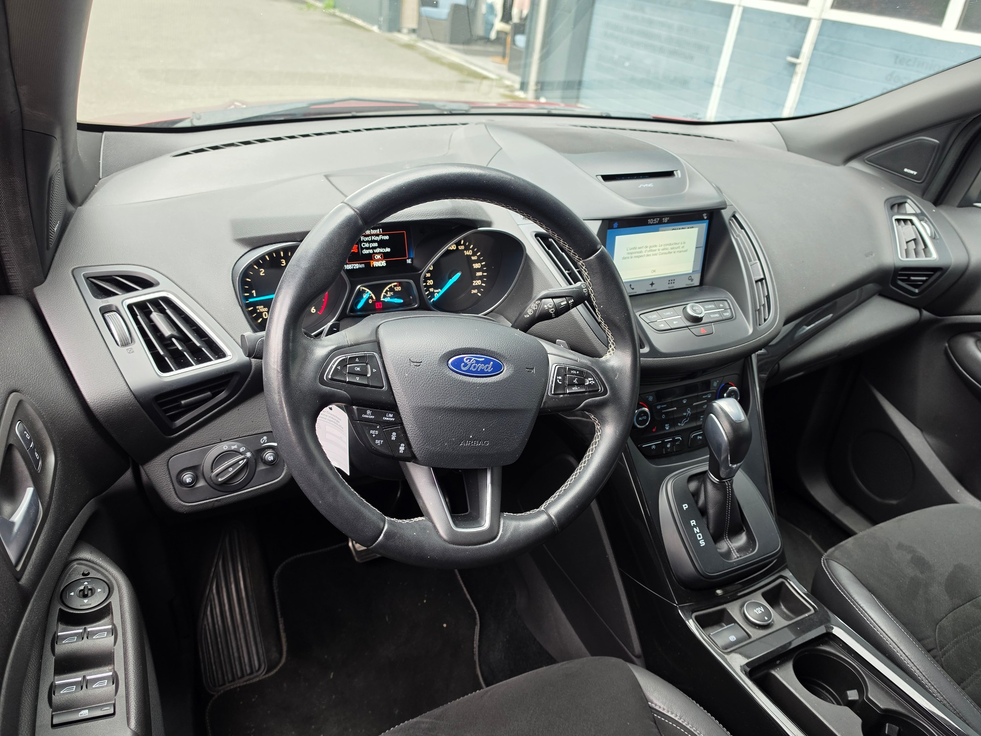 FORD Kuga 2.0 TDCi ST Line High 4WD PowerShift-image-9