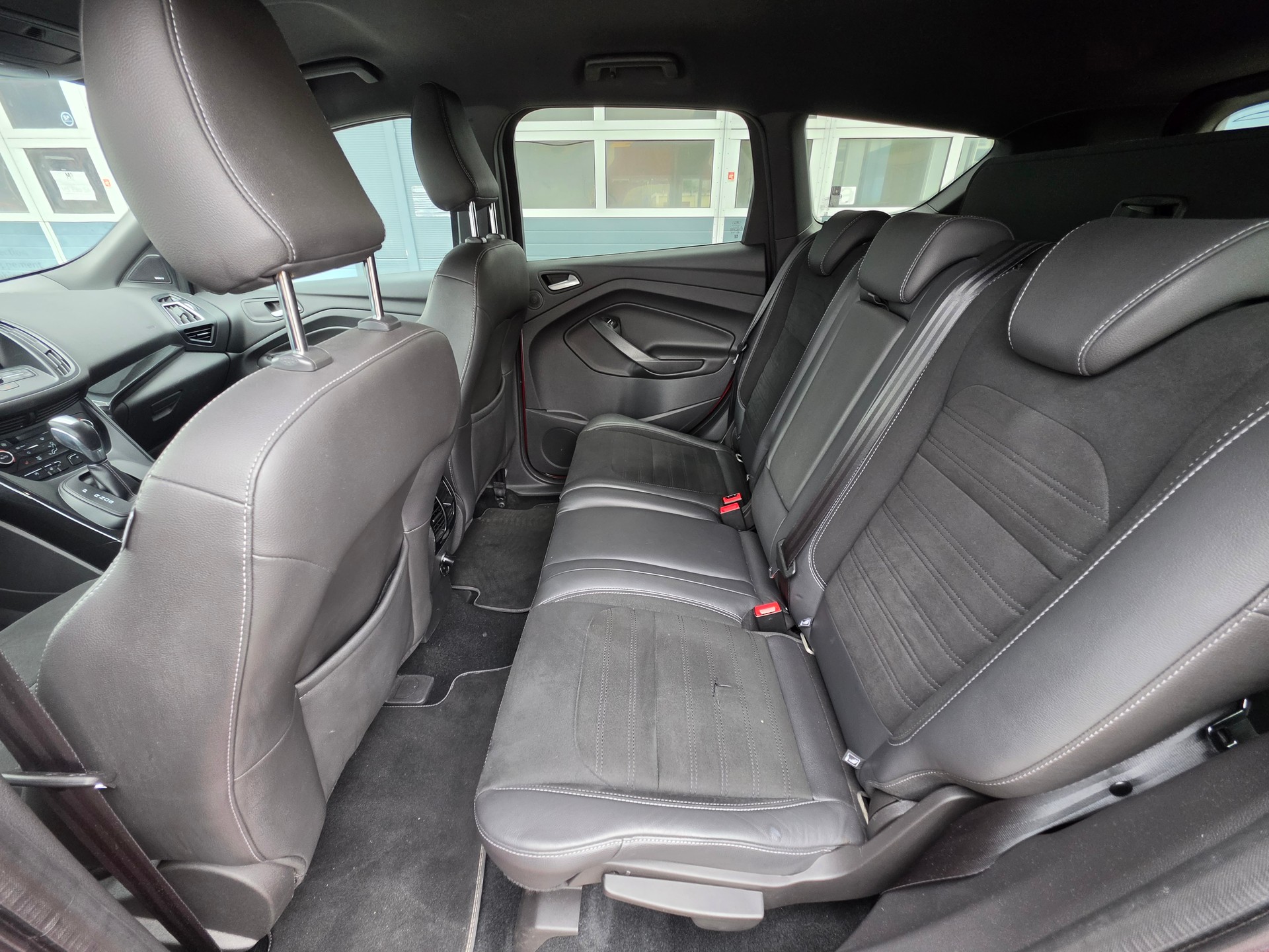 FORD Kuga 2.0 TDCi ST Line High 4WD PowerShift-image-7