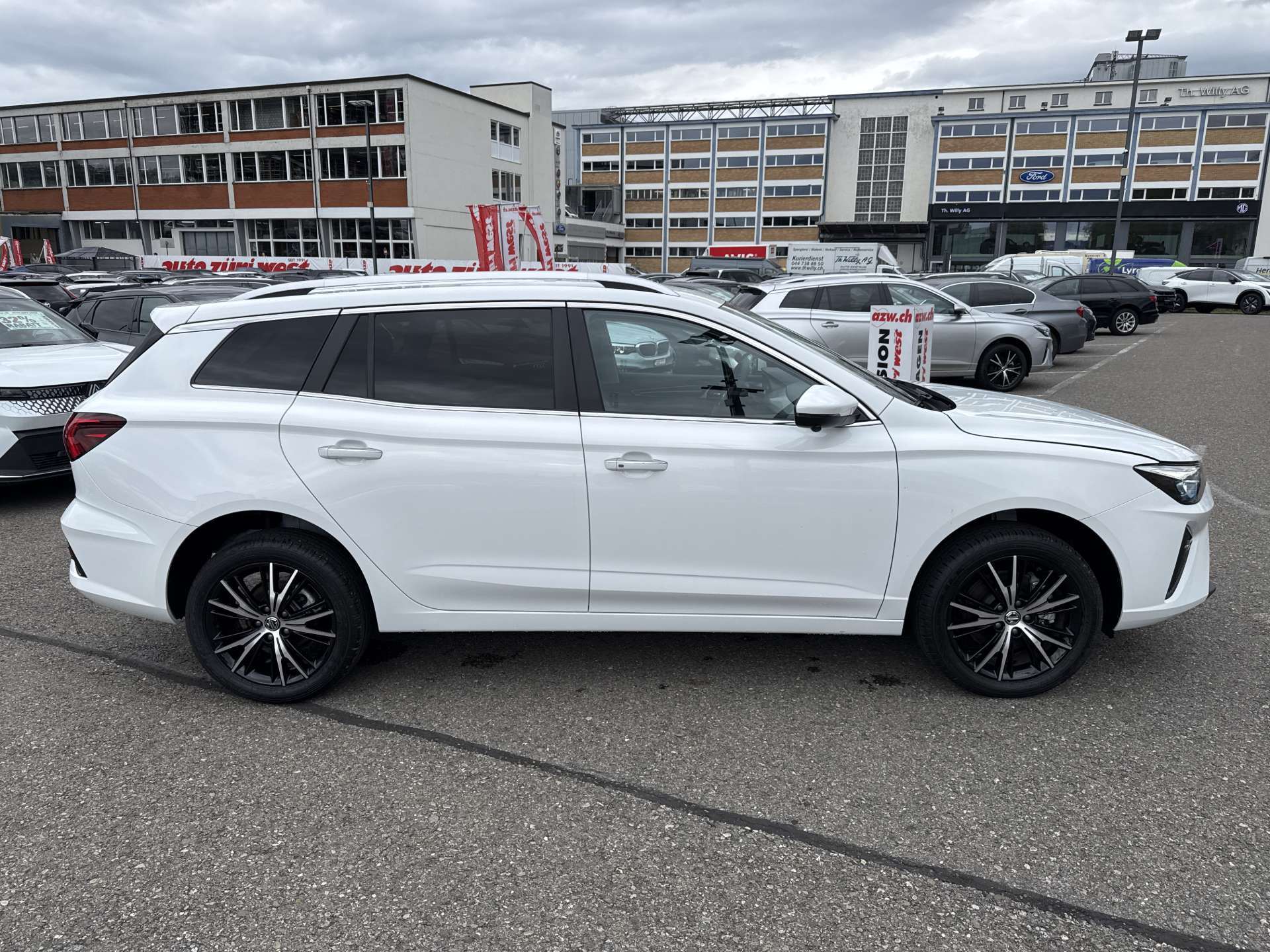 MG 5 EV 61kWh Luxury Automat-image-10