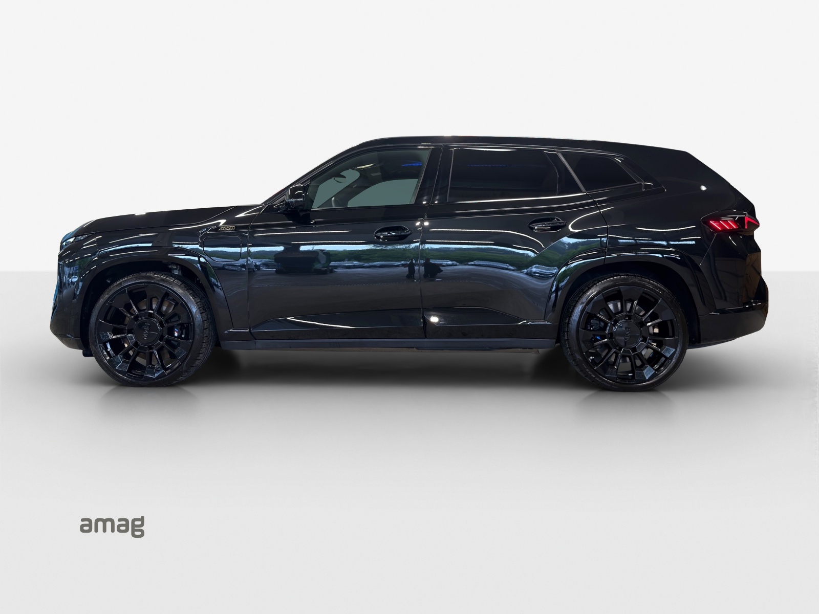 BMW XM xDrive PHEV Steptronic-image-1