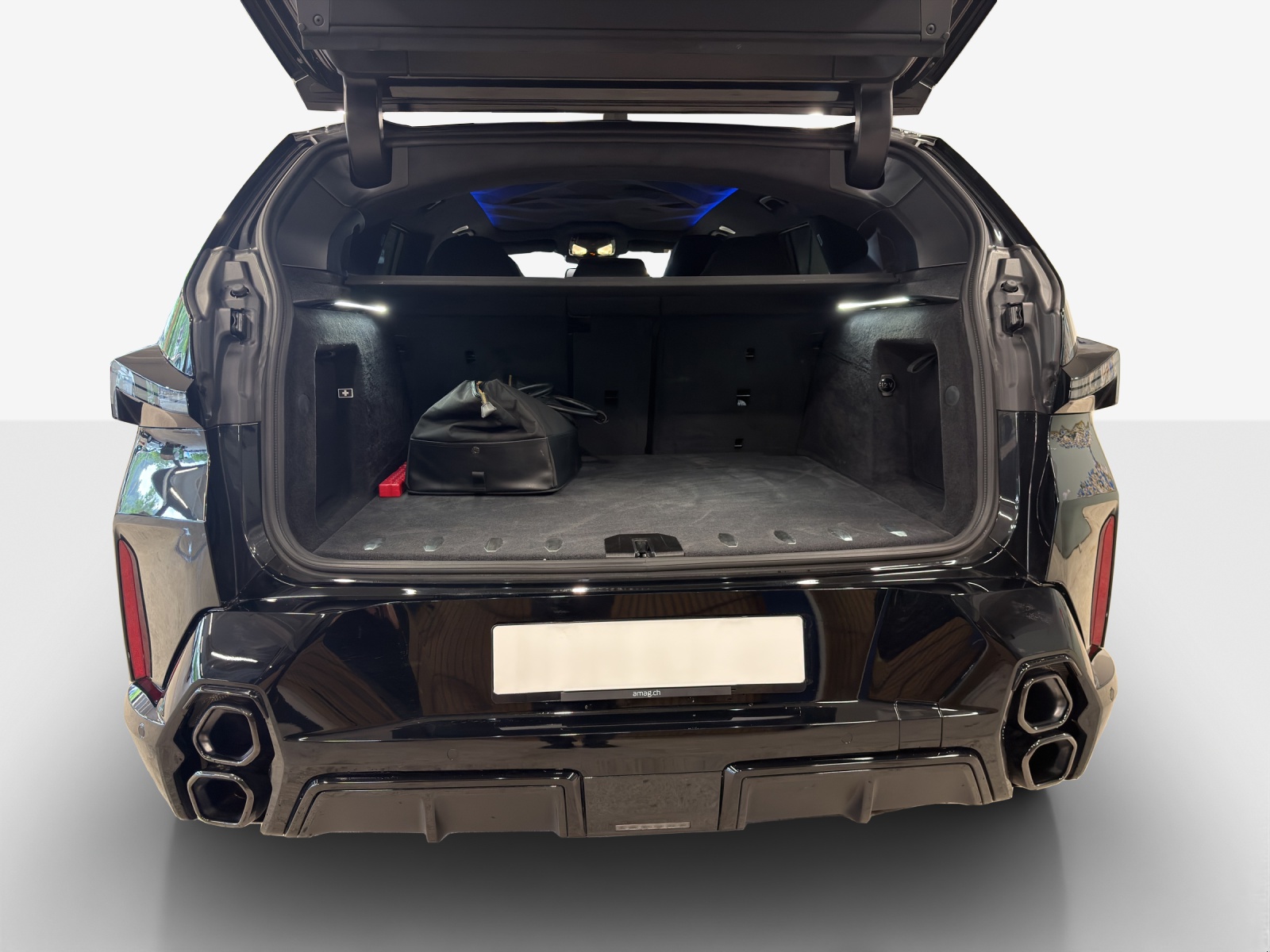 BMW XM xDrive PHEV Steptronic-image-12