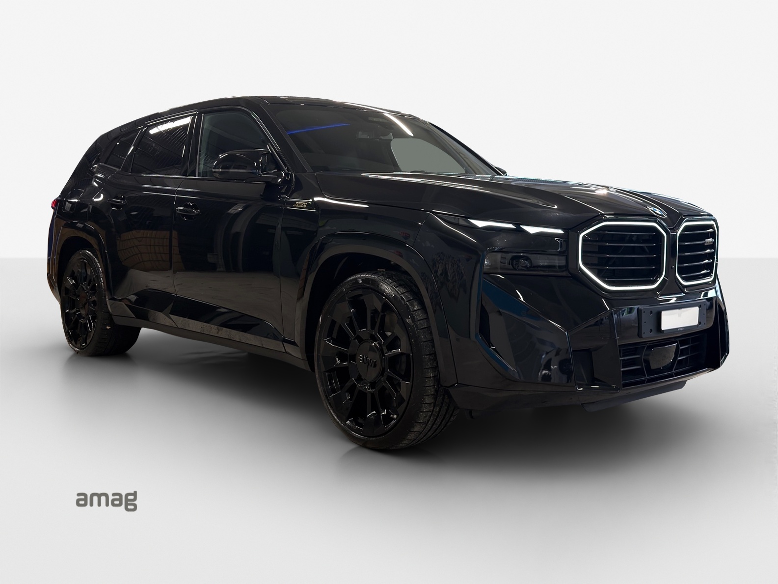 BMW XM xDrive PHEV Steptronic-image-5