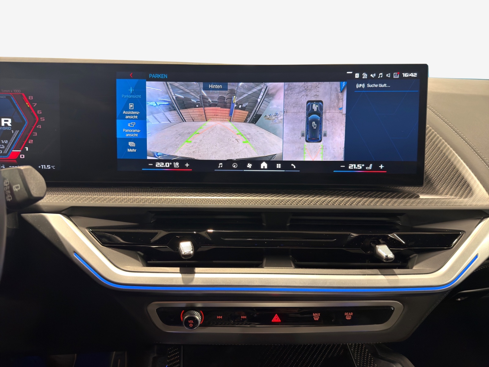 BMW XM xDrive PHEV Steptronic-image-15