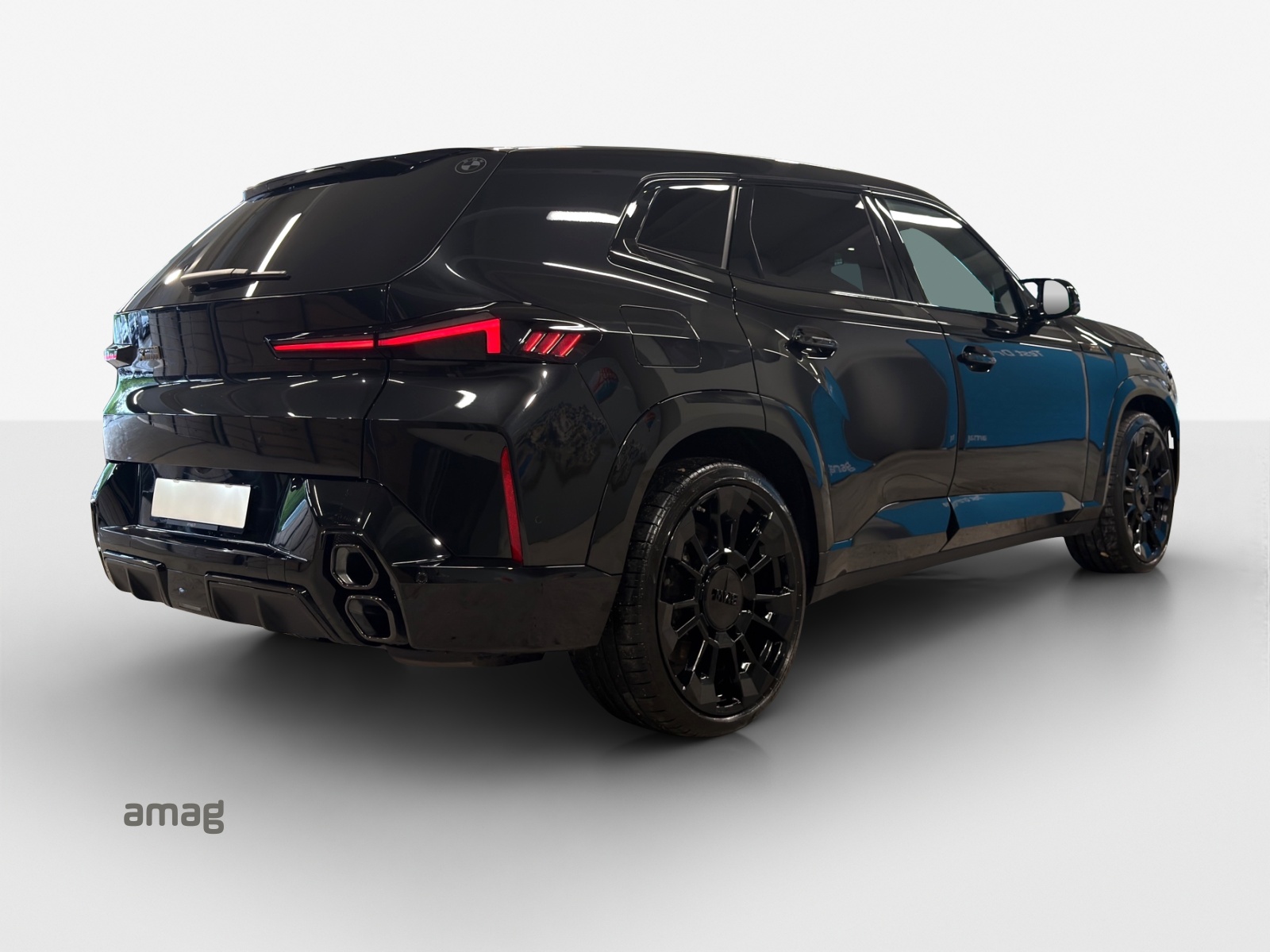 BMW XM xDrive PHEV Steptronic-image-4