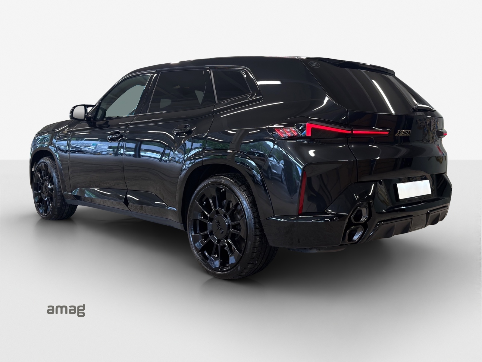 BMW XM xDrive PHEV Steptronic-image-2