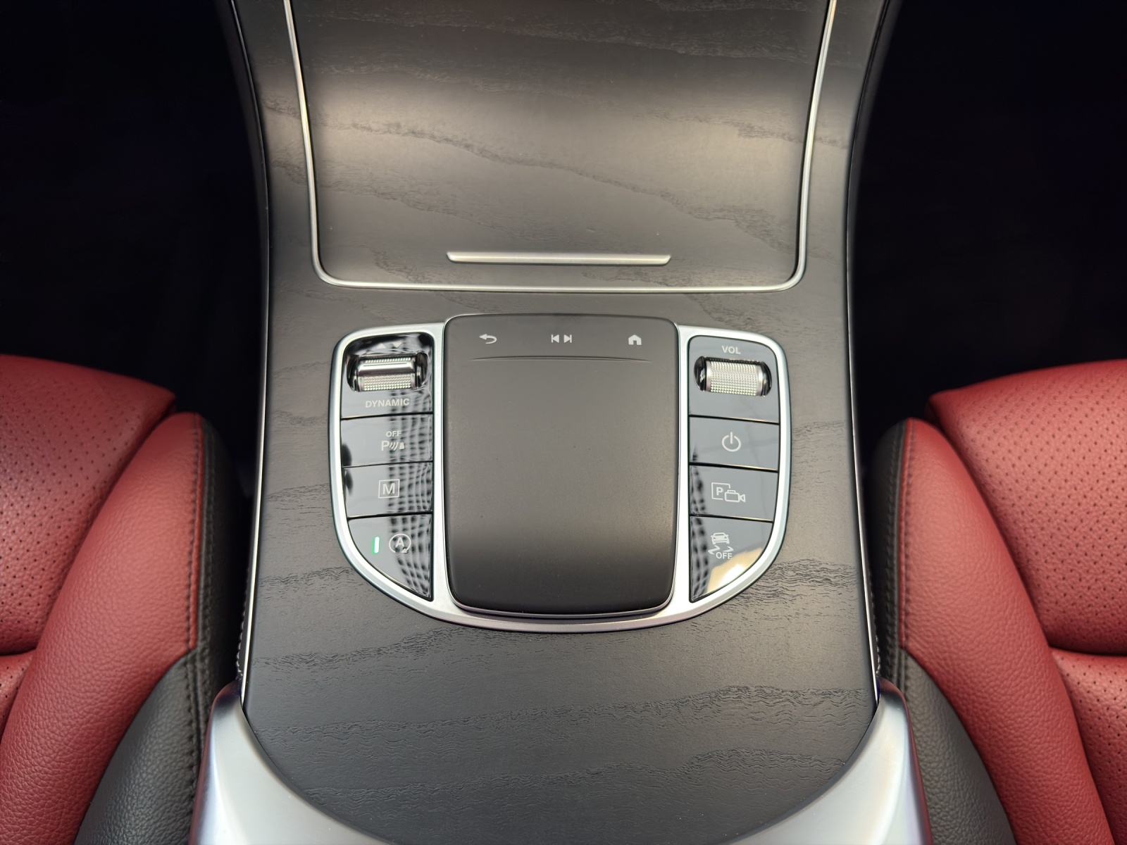 MERCEDES-BENZ GLC 200 AMG Line 4Matic 9G-Tronic-image-12