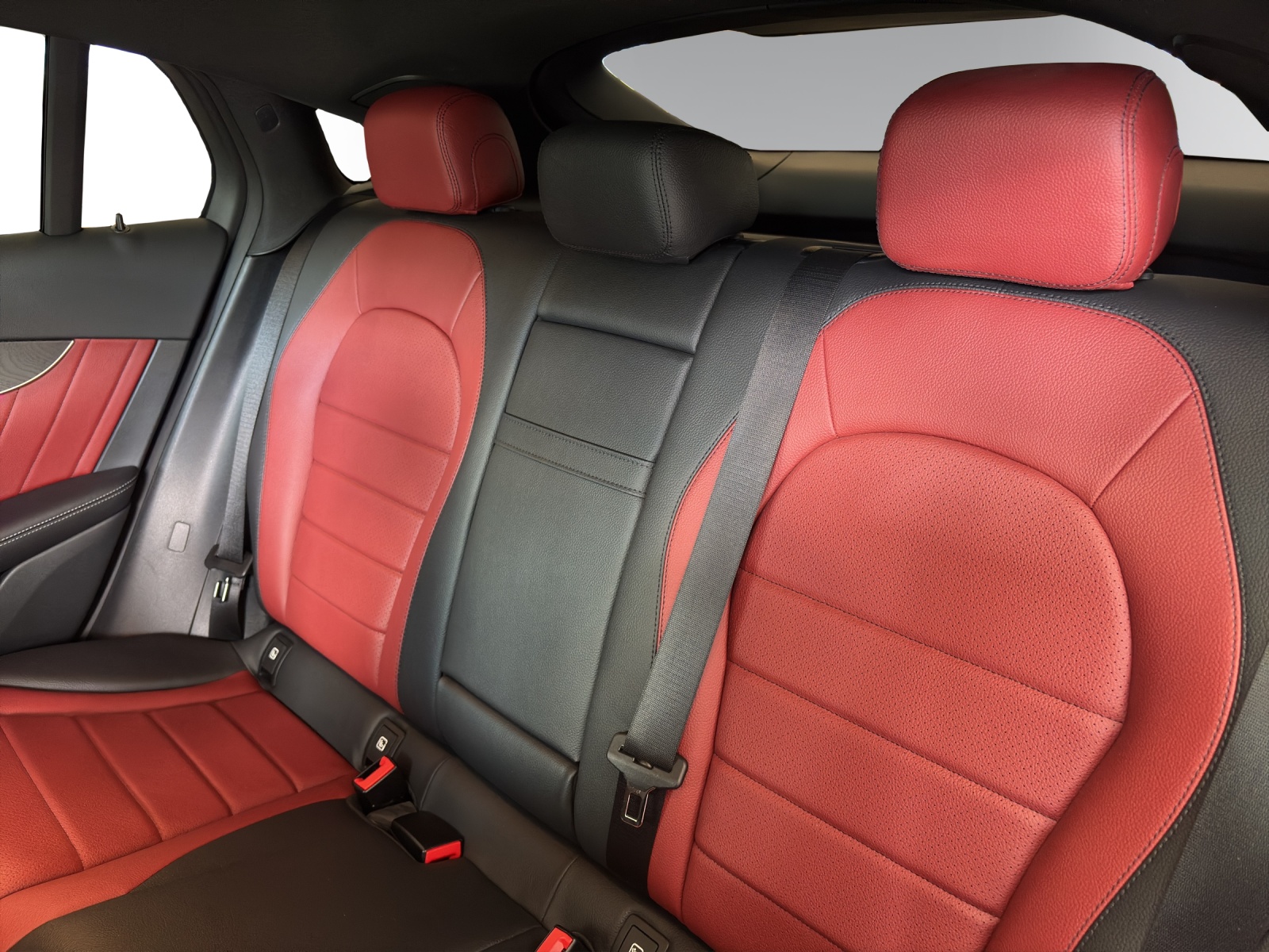 MERCEDES-BENZ GLC 200 AMG Line 4Matic 9G-Tronic-image-10