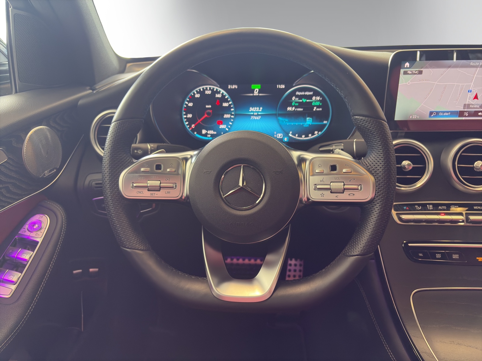 MERCEDES-BENZ GLC 200 AMG Line 4Matic 9G-Tronic-image-13