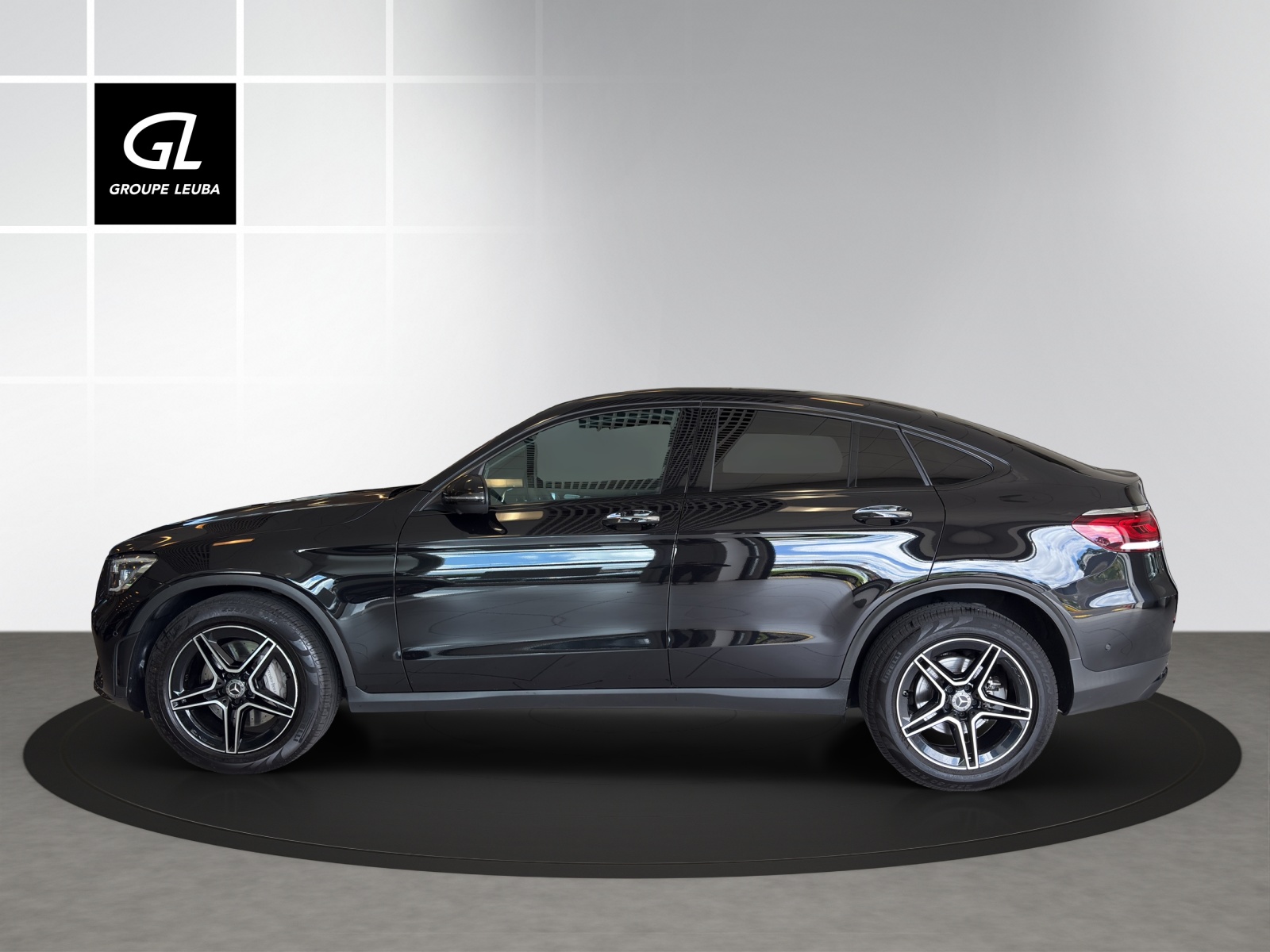 MERCEDES-BENZ GLC 200 AMG Line 4Matic 9G-Tronic-showroom-element-2