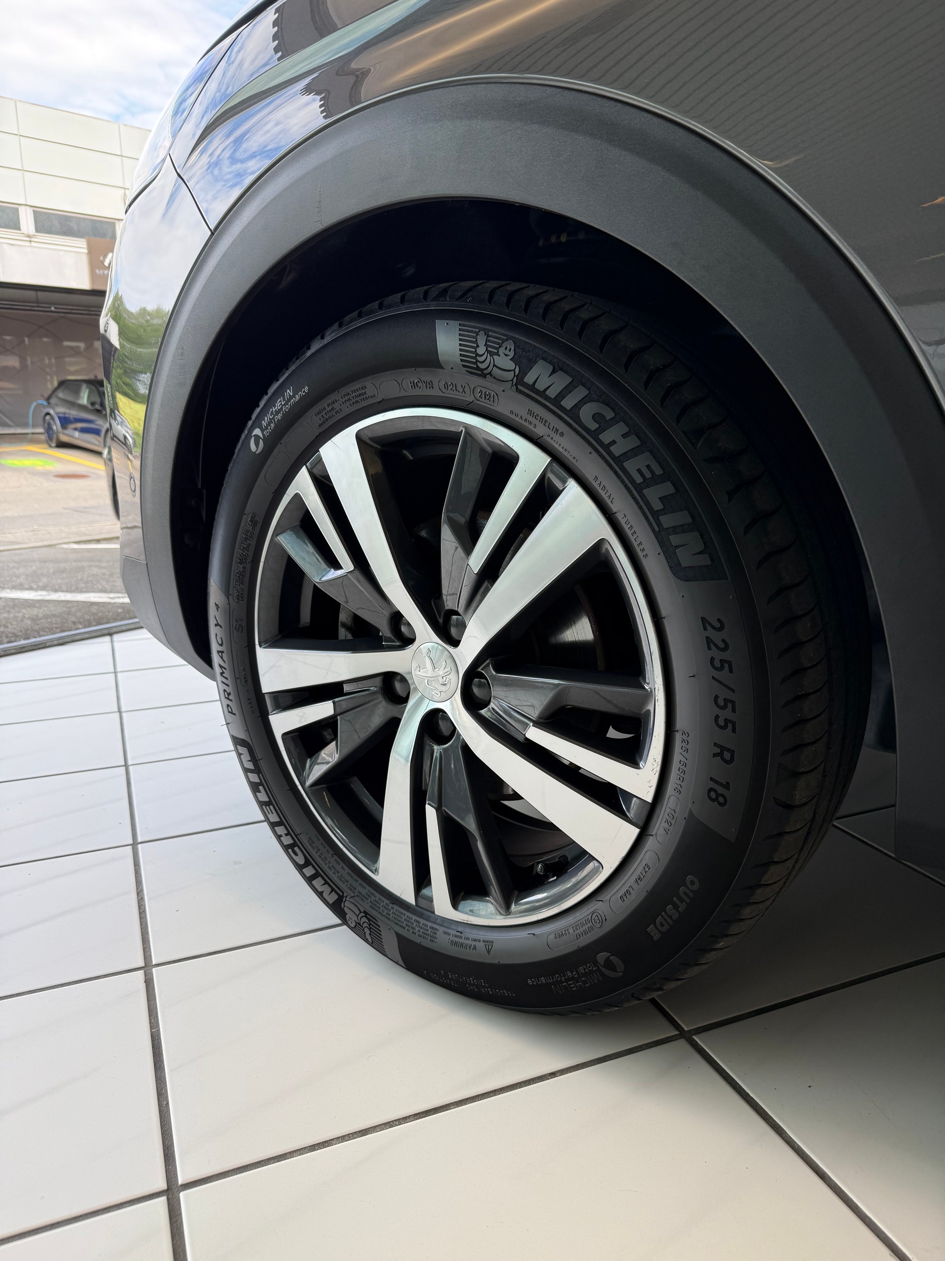 PEUGEOT 3008 1.5 BlueHDi Allure Pack EAT8-image-17