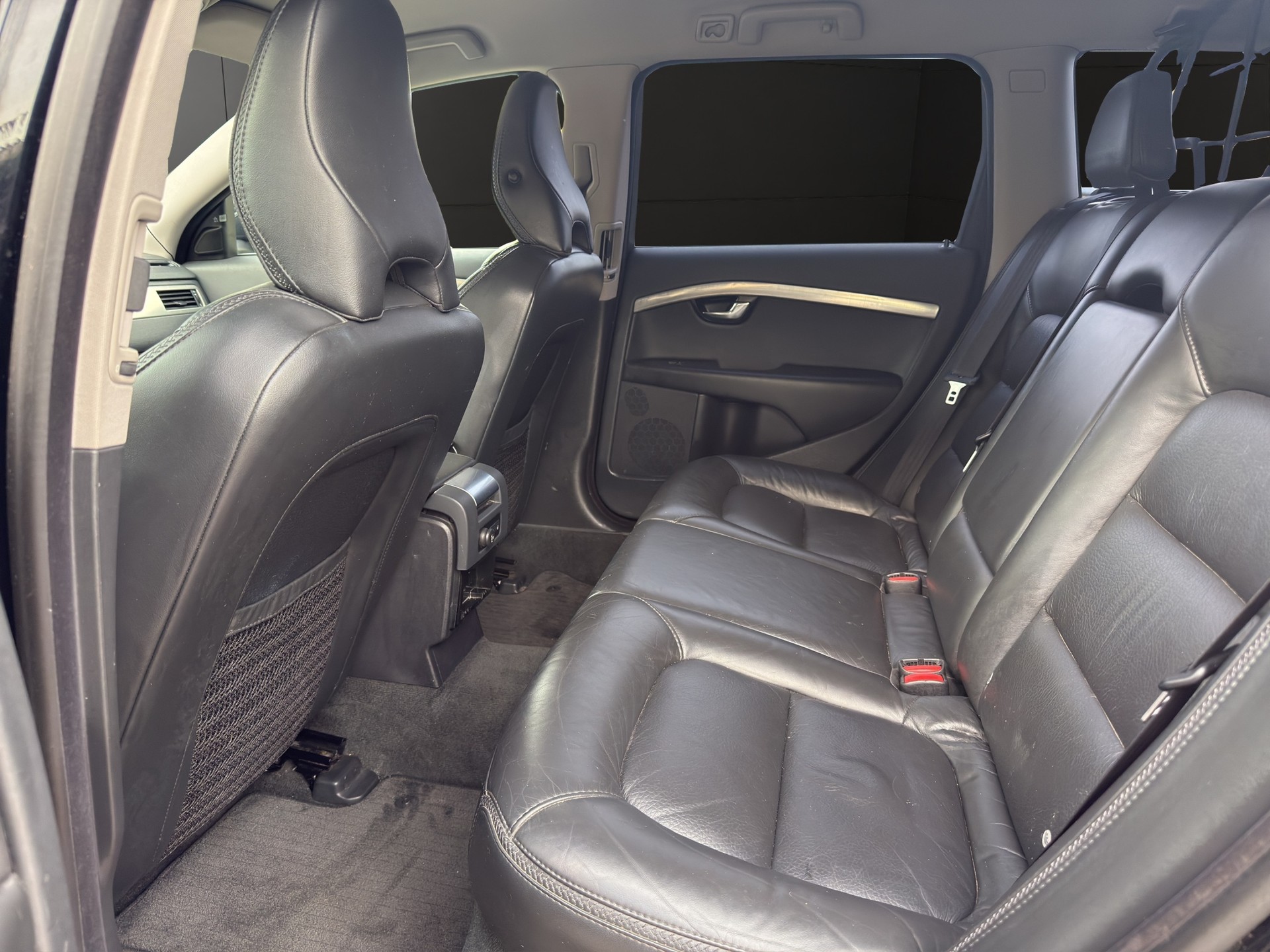VOLVO XC70-image-12