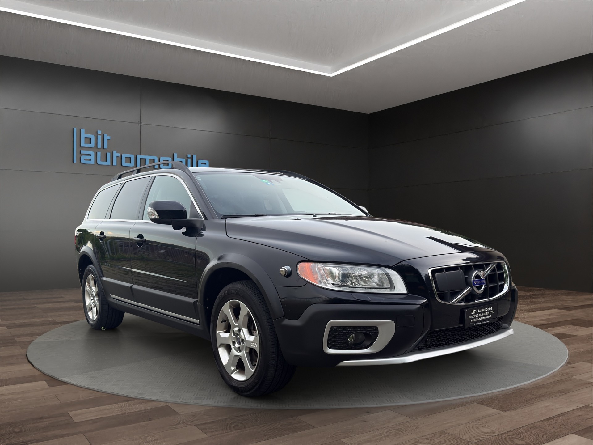 VOLVO XC70-image-9