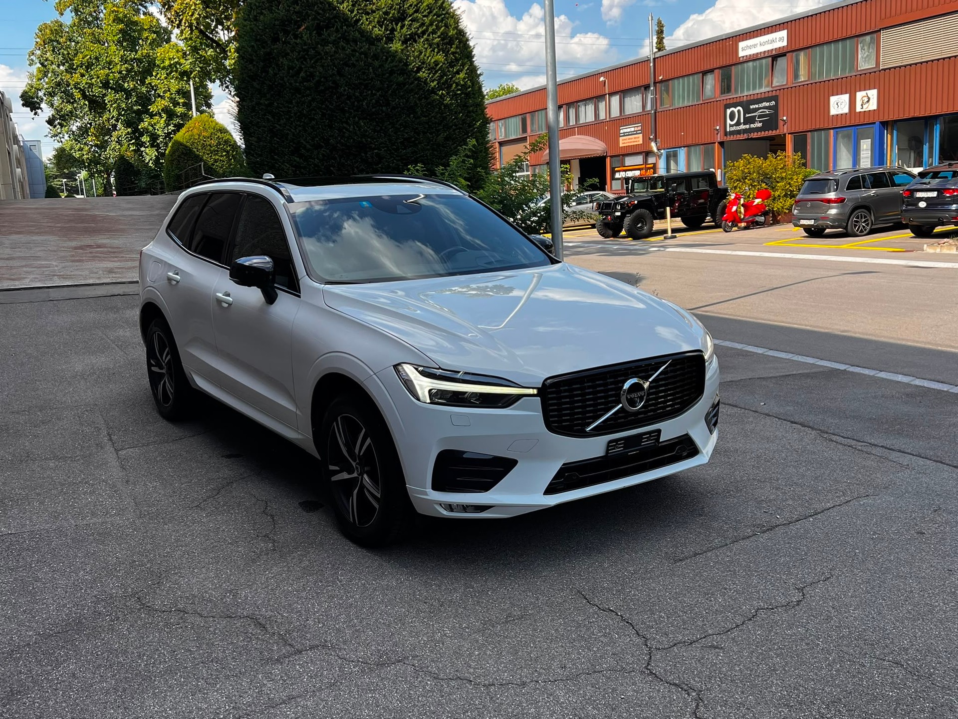 VOLVO XC60 B4 Diesel Mild Hybrid AWD R-Design Geartronic-showroom-element-3