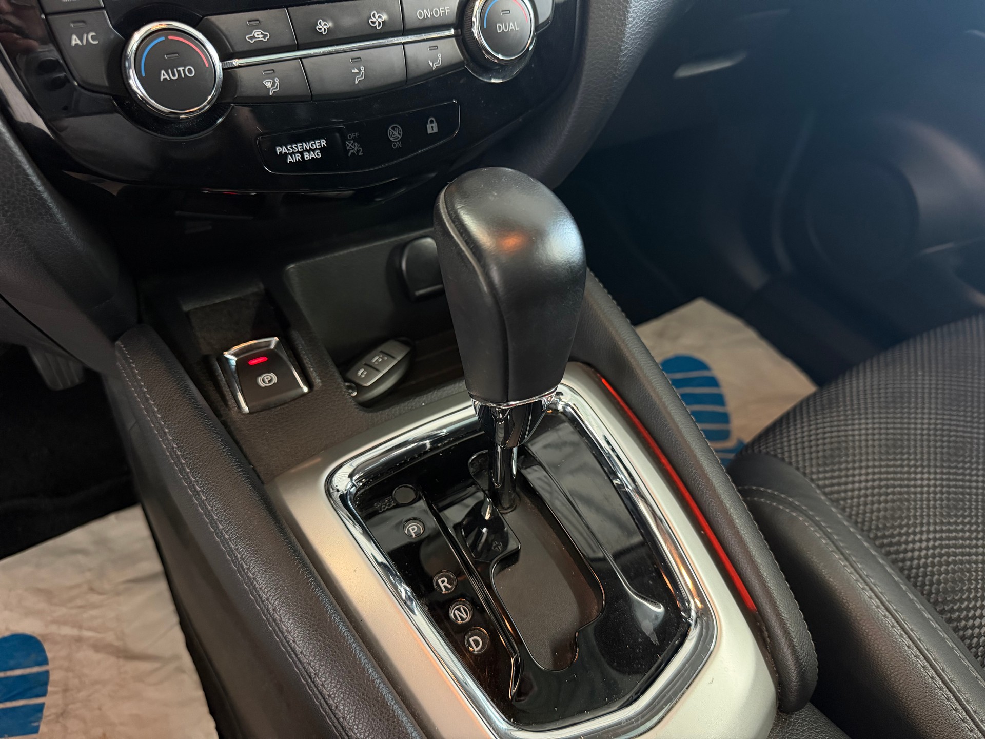 NISSAN Qashqai 1.2 DIG-T tekna Xtronic CVT | CH-Auto | 1-Hand | Frisch MFK | Ab Service-image-13