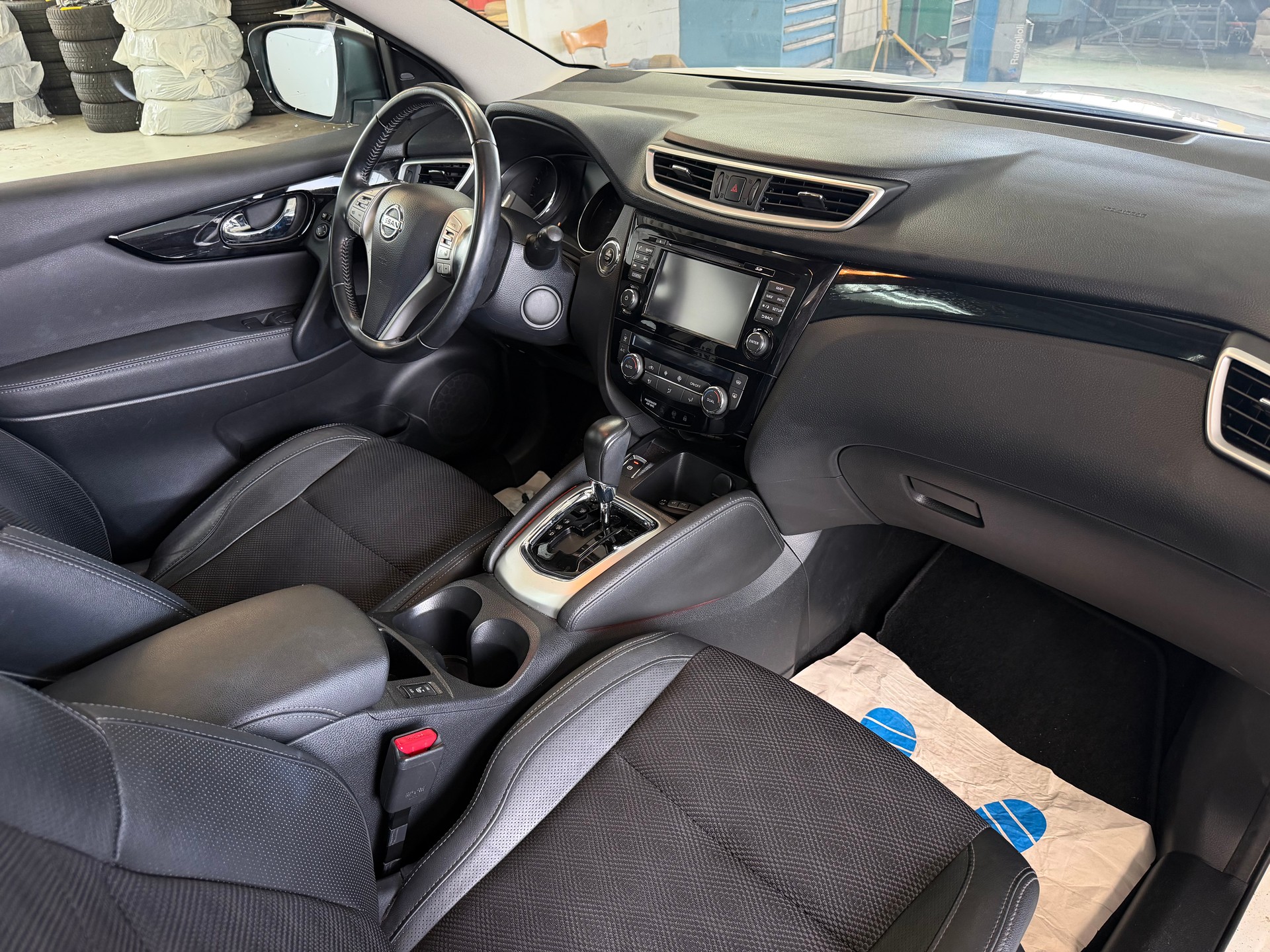 NISSAN Qashqai 1.2 DIG-T tekna Xtronic CVT | CH-Auto | 1-Hand | Frisch MFK | Ab Service-image-8
