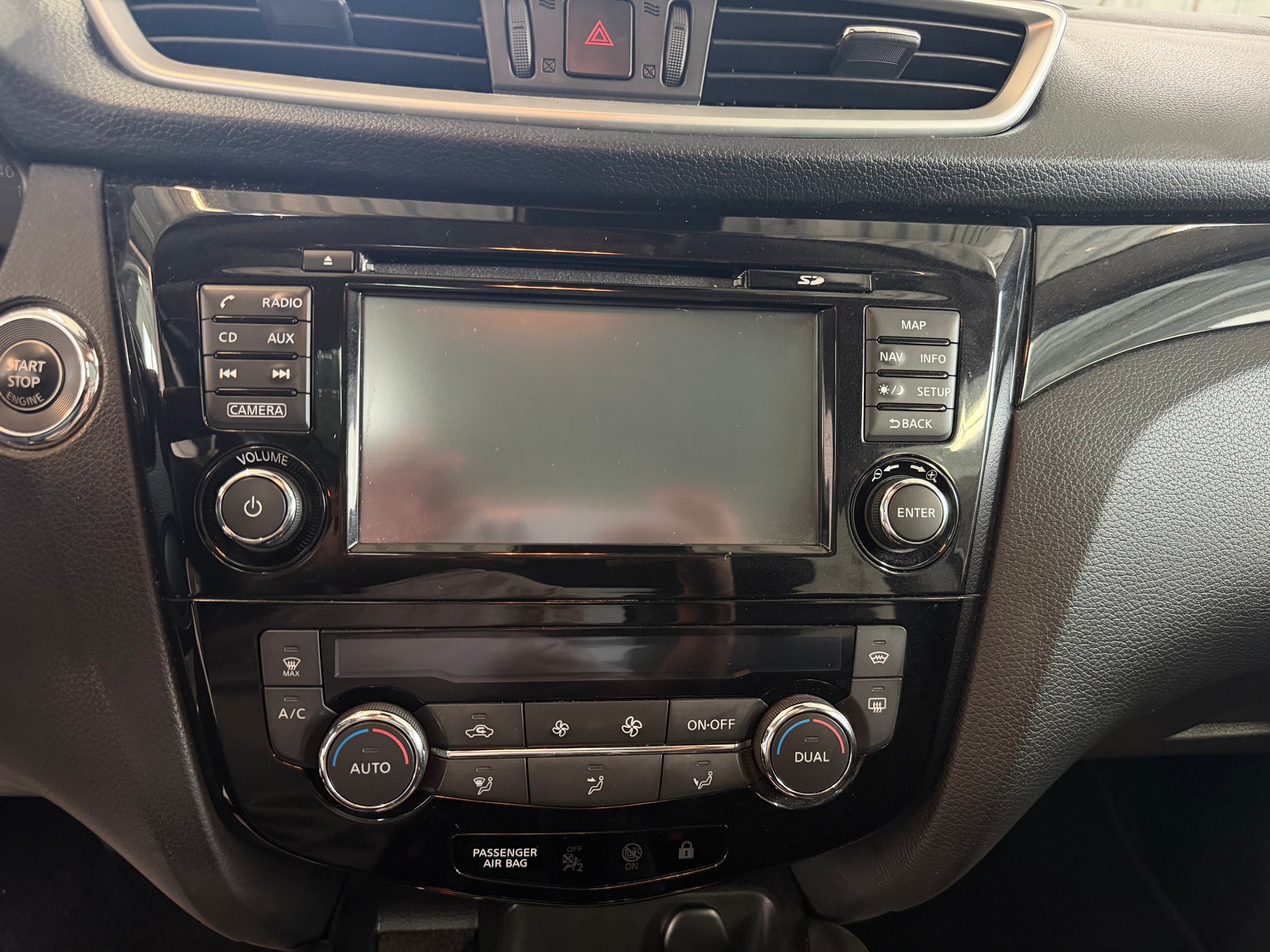 NISSAN Qashqai 1.2 DIG-T tekna Xtronic CVT | CH-Auto | 1-Hand | Frisch MFK | Ab Service-image-17