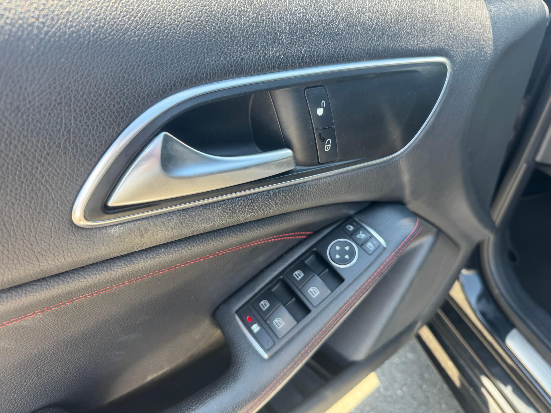 MERCEDES-BENZ A 250 Sport 7G-DCT-image-12