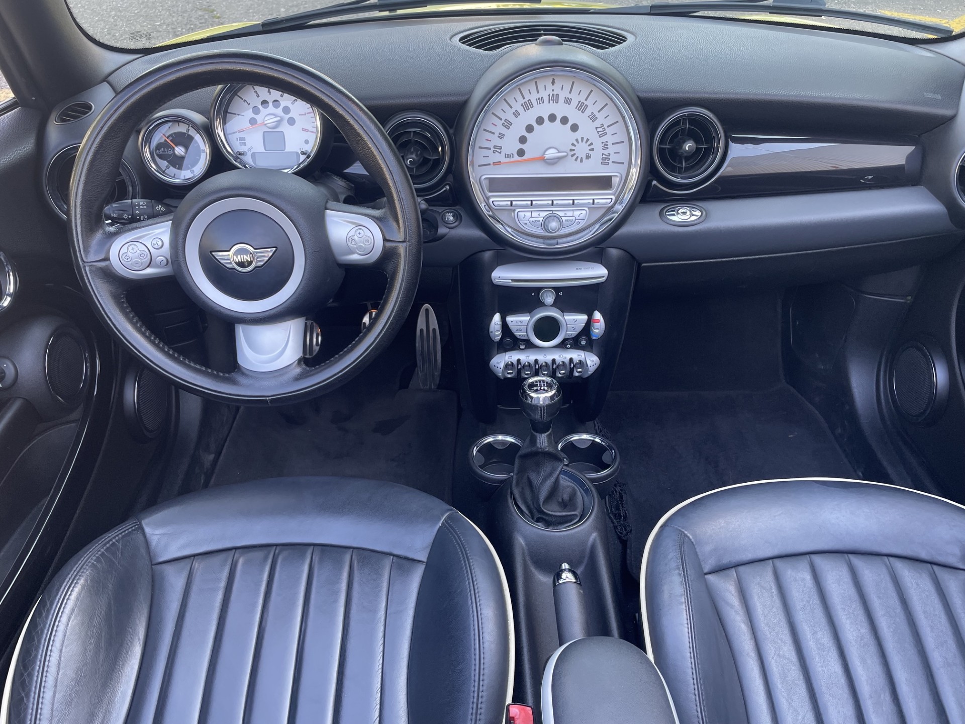 MINI Cooper S Cabriolet-image-10