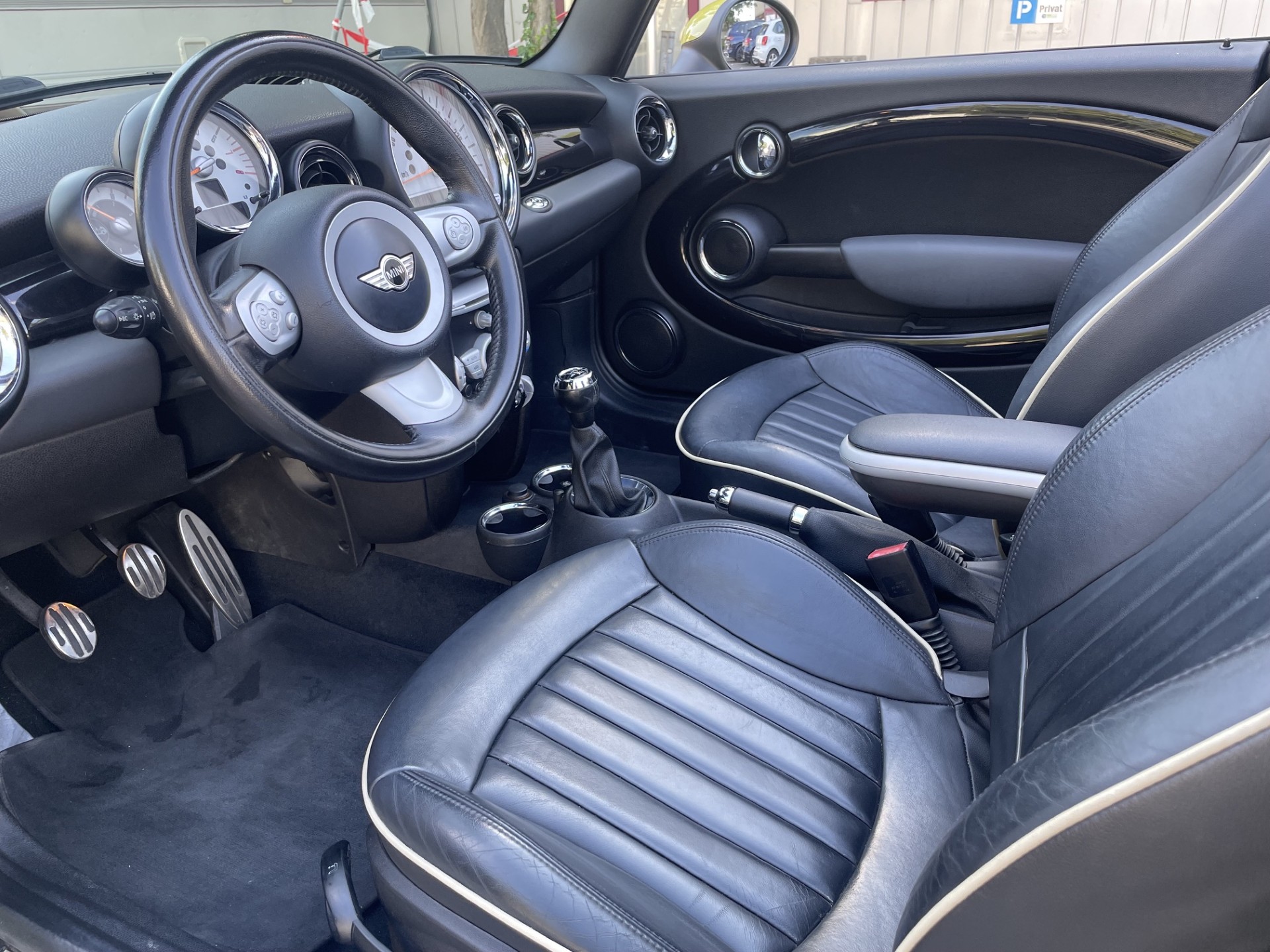 MINI Cooper S Cabriolet-image-11
