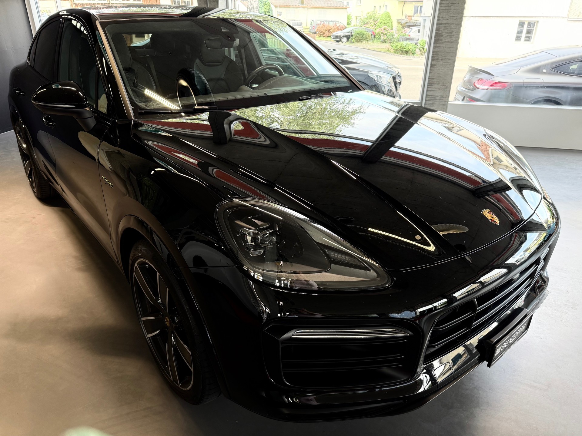 PORSCHE Cayenne Coupé E-Hybrid Platinum Edition-showroom-element-1