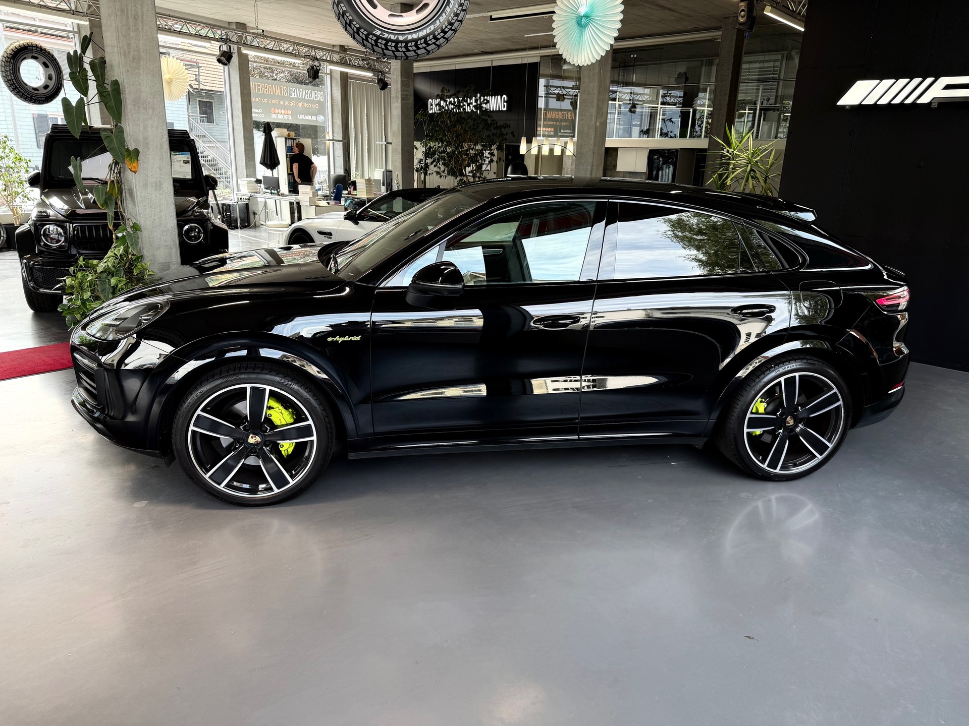 PORSCHE Cayenne Coupé E-Hybrid Platinum Edition-showroom-element-3