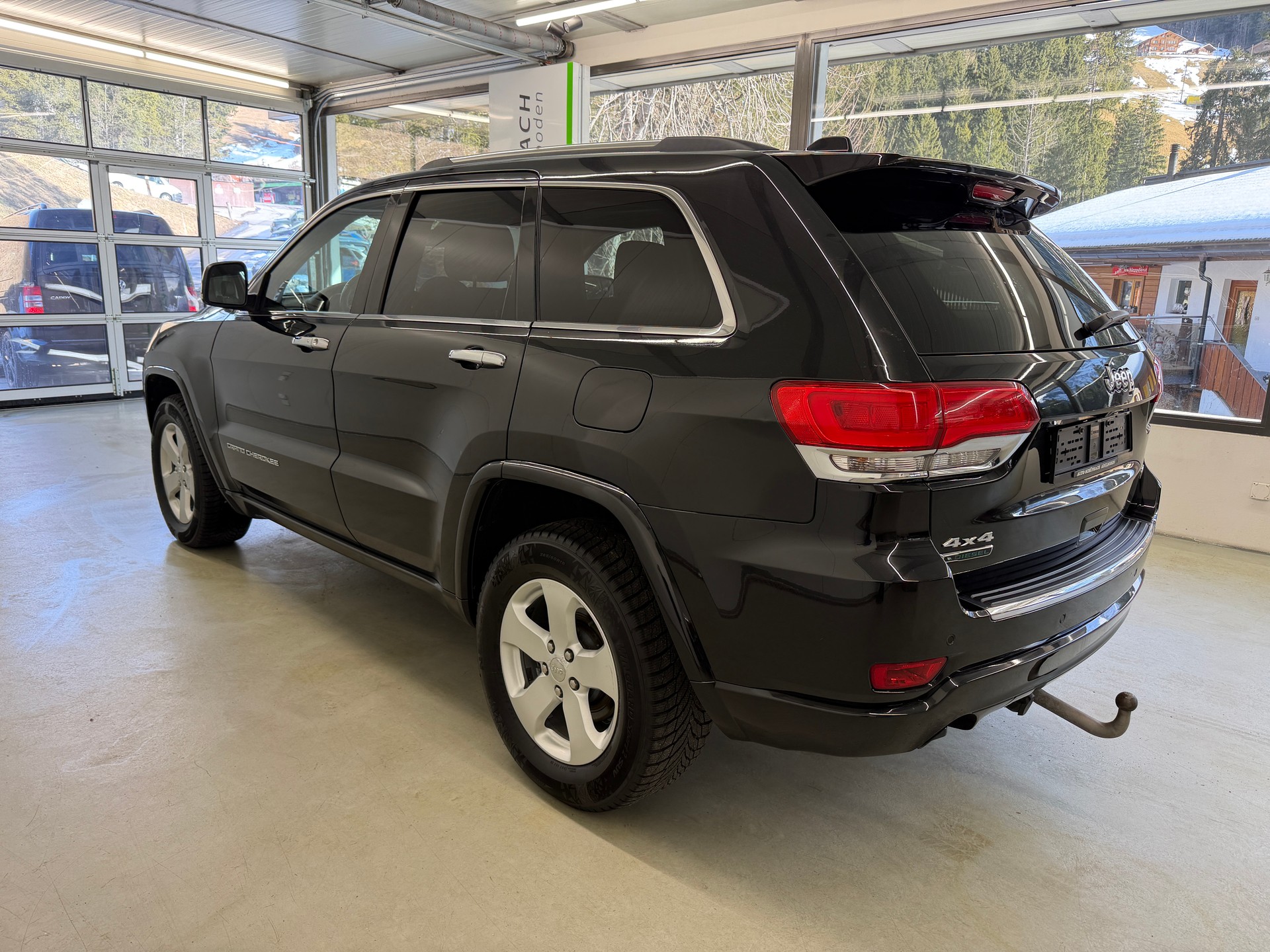 JEEP Grand Cherokee 3.0 CRD Overland Automatic-showroom-element-2