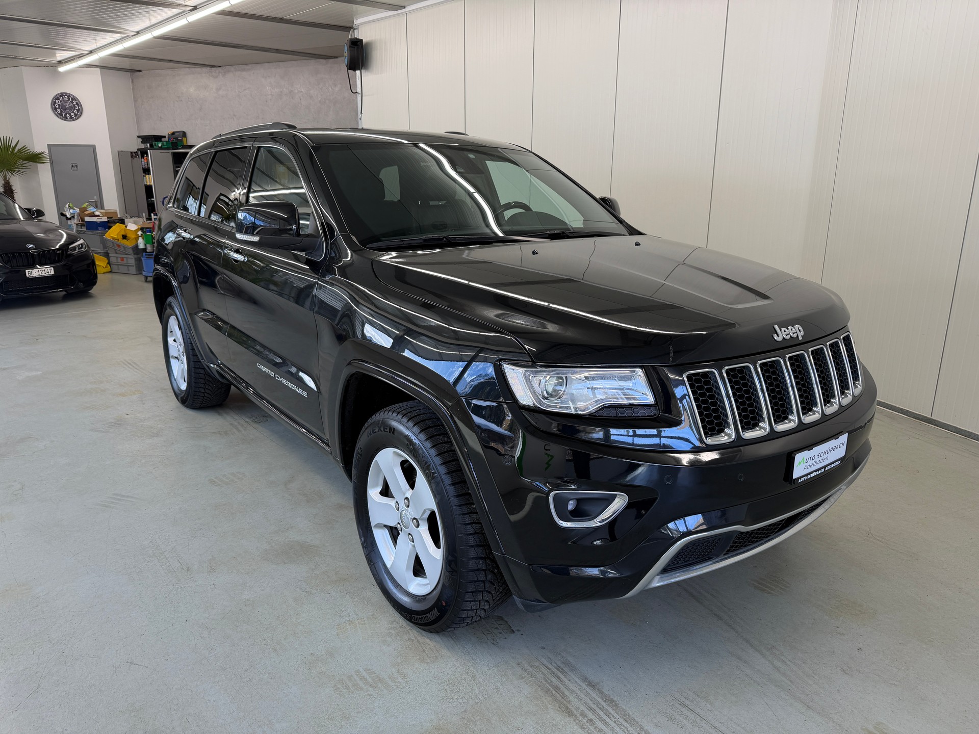 JEEP Grand Cherokee 3.0 CRD Overland Automatic-showroom-element-3