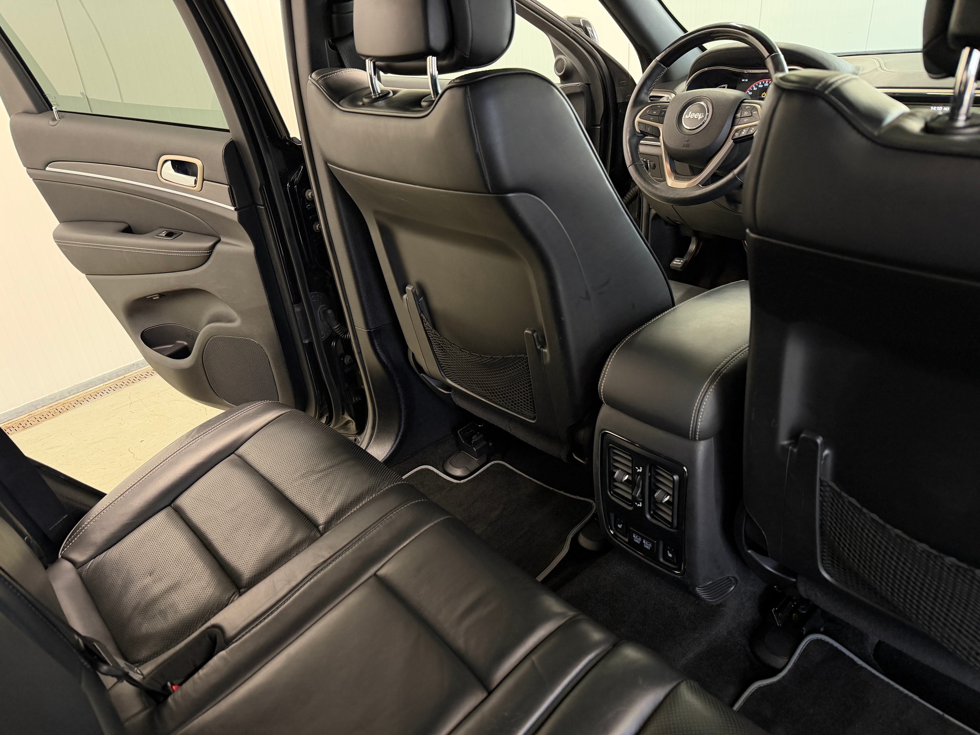 JEEP Grand Cherokee 3.0 CRD Overland Automatic-image-15