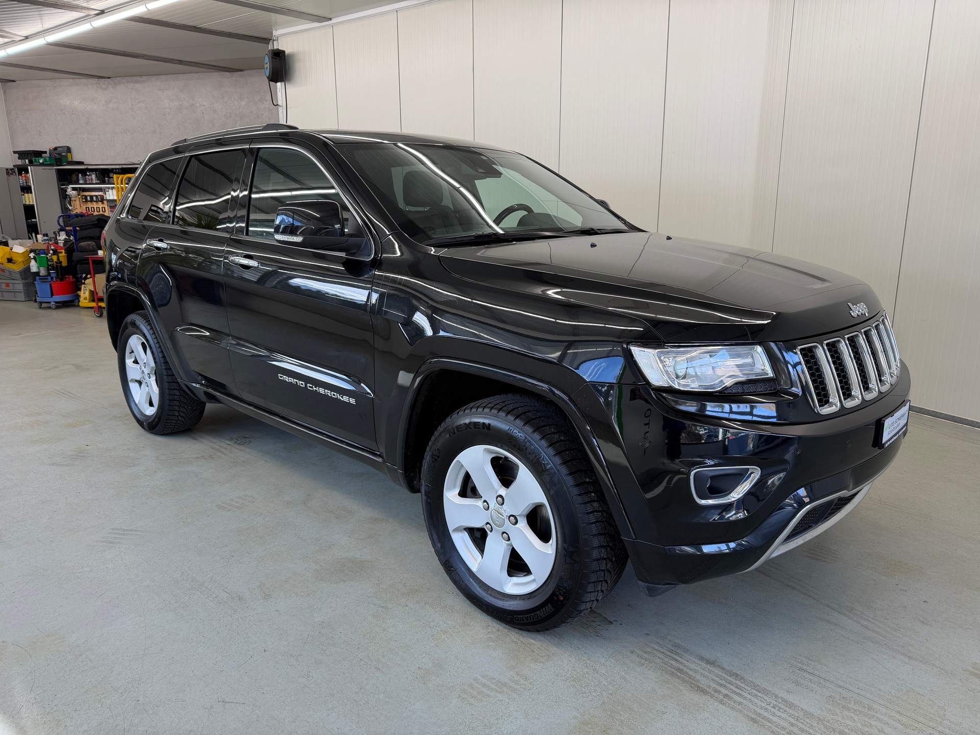 JEEP Grand Cherokee 3.0 CRD Overland Automatic-image-4