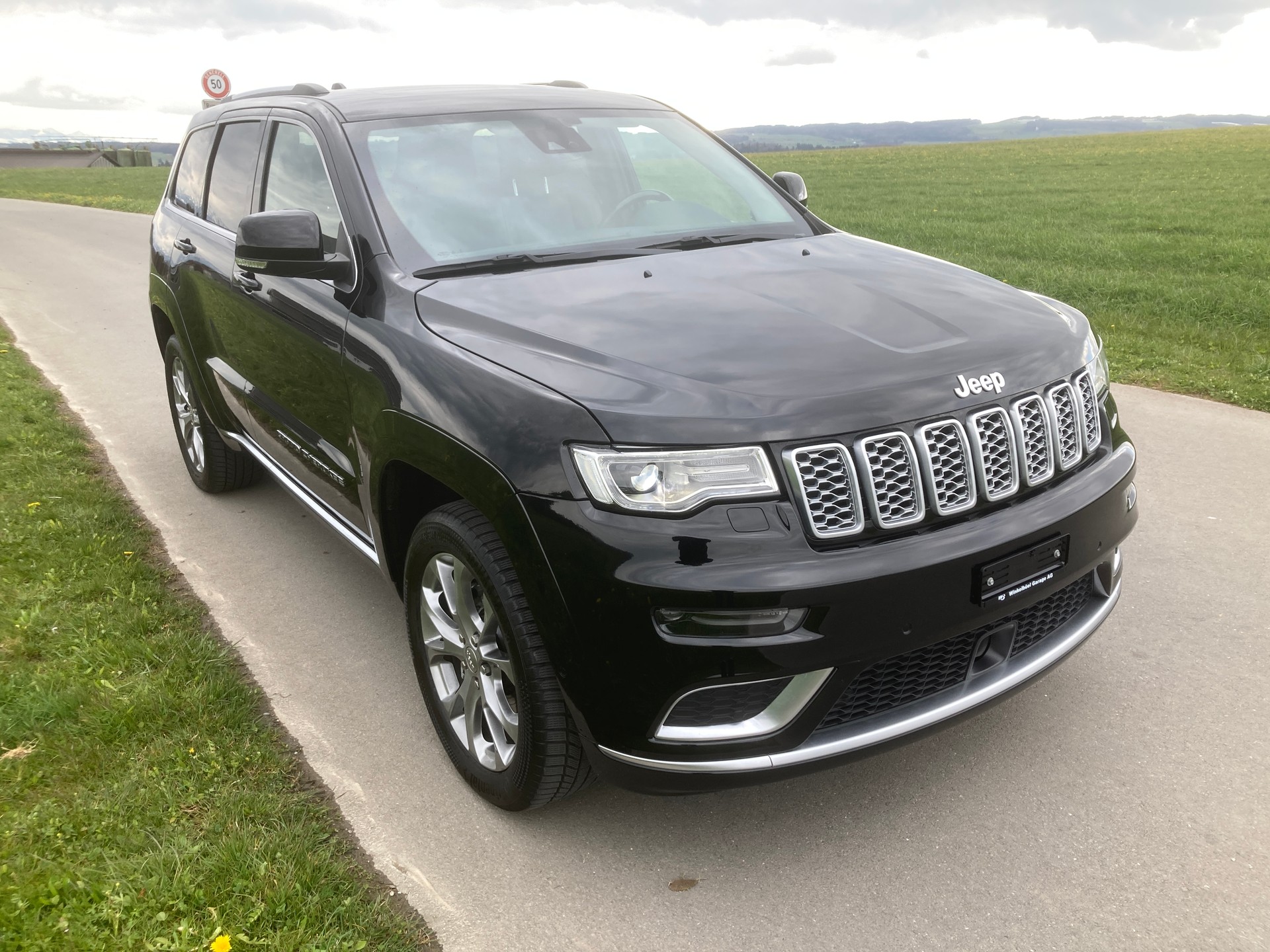 JEEP Grand Cherokee 3.0 CRD Summit Automatic-showroom-element-1