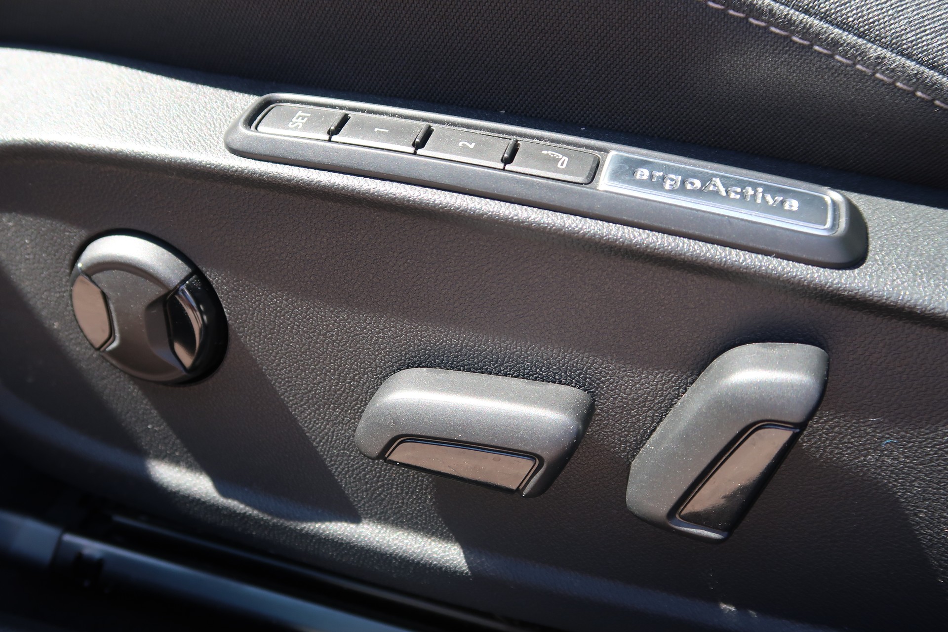 VW Golf 2.0 TSI Style DSG 4 Motion-image-9
