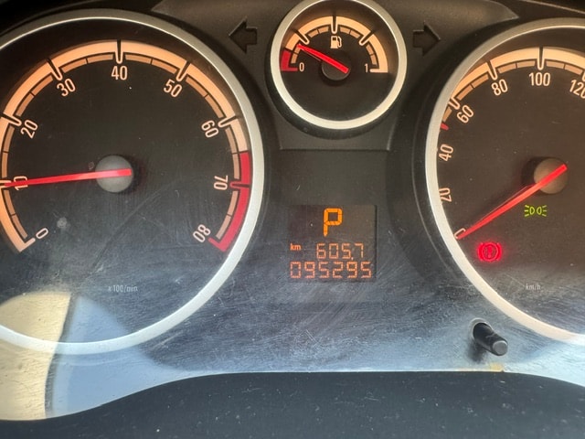 OPEL Corsa 1.4 TP Enjoy-image-12