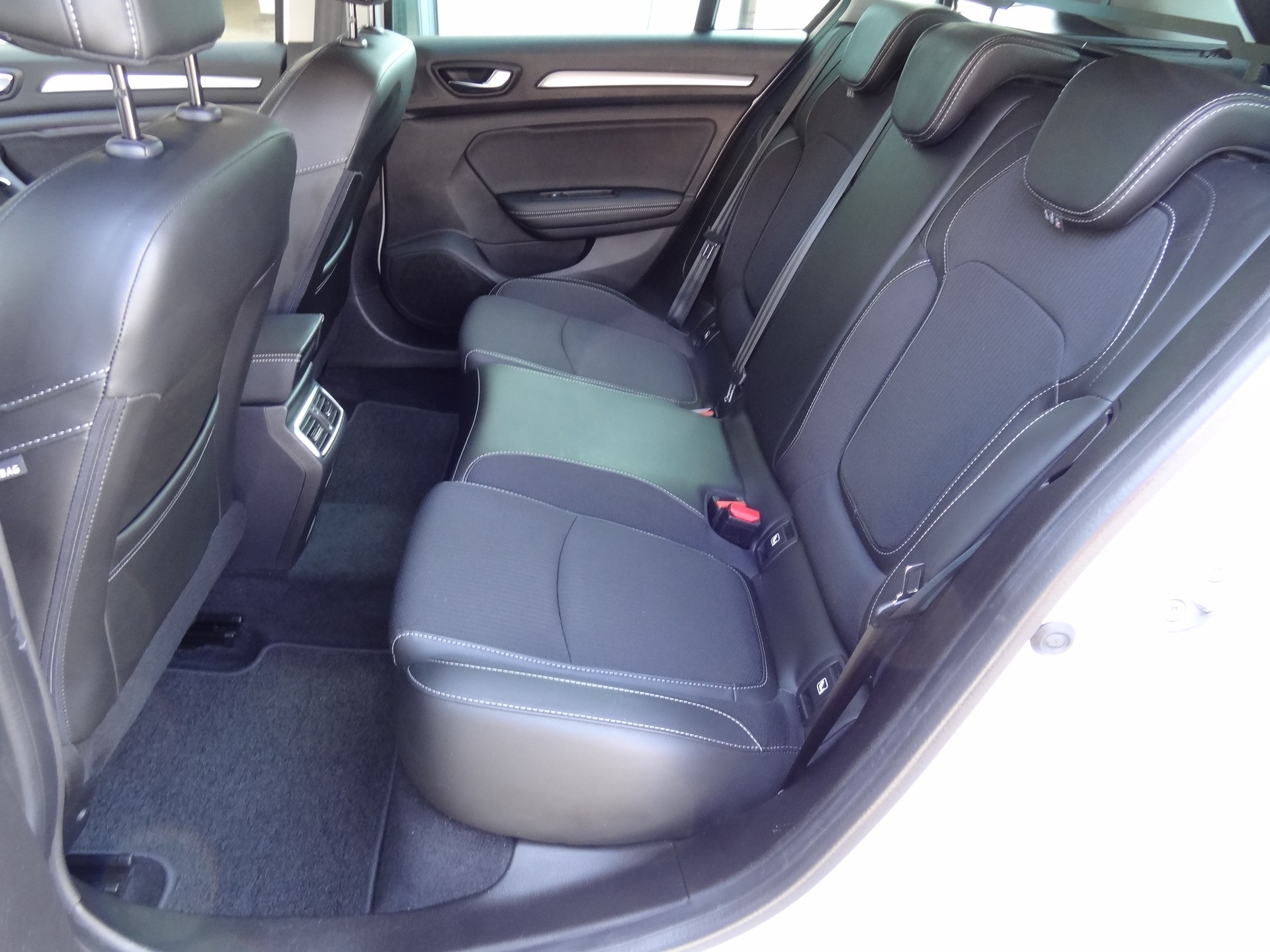 RENAULT Mégane Grandtour 1.3 16V Turbo Techno EDC-image-8