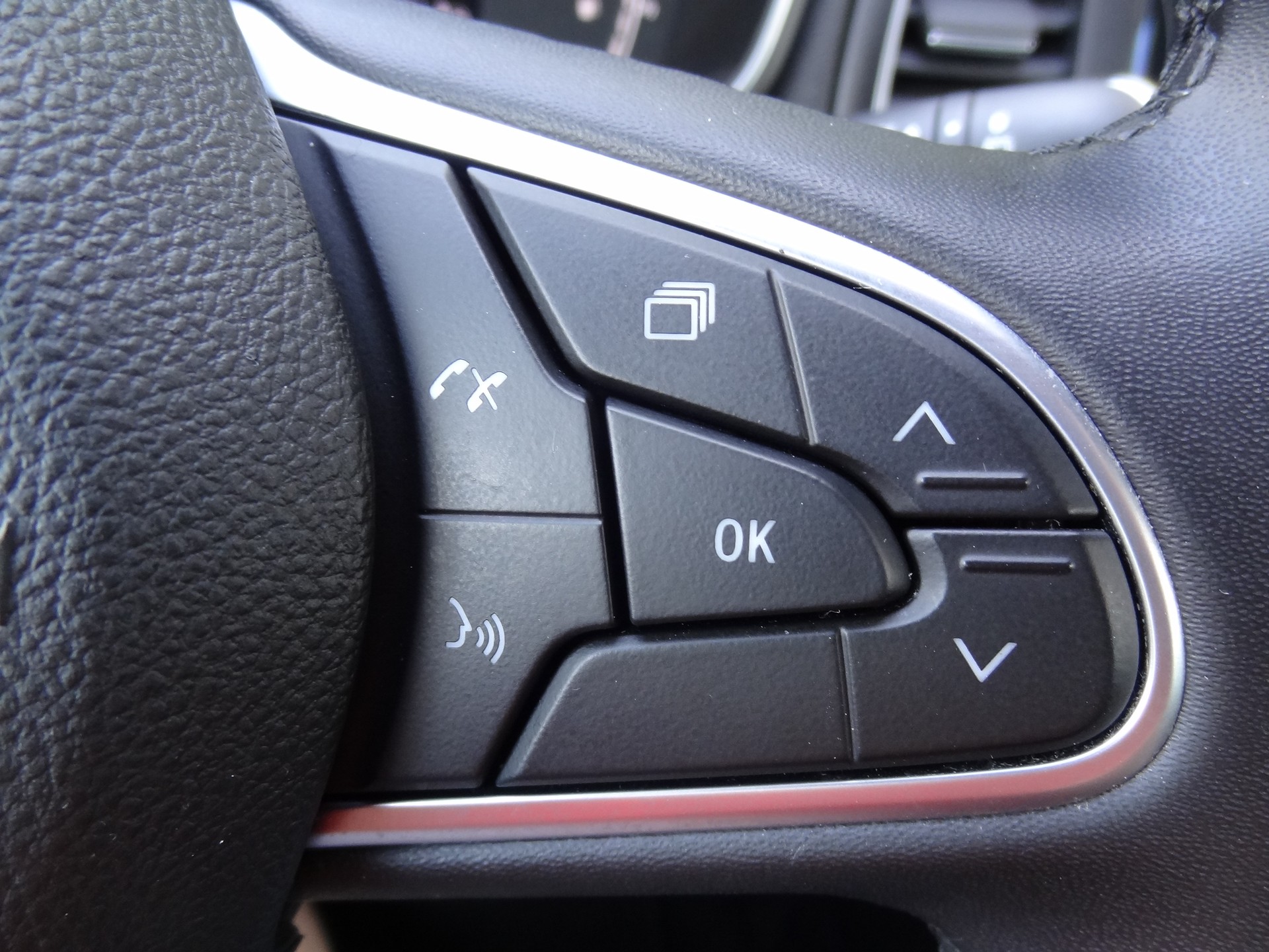 RENAULT Mégane Grandtour 1.3 16V Turbo Techno EDC-image-18