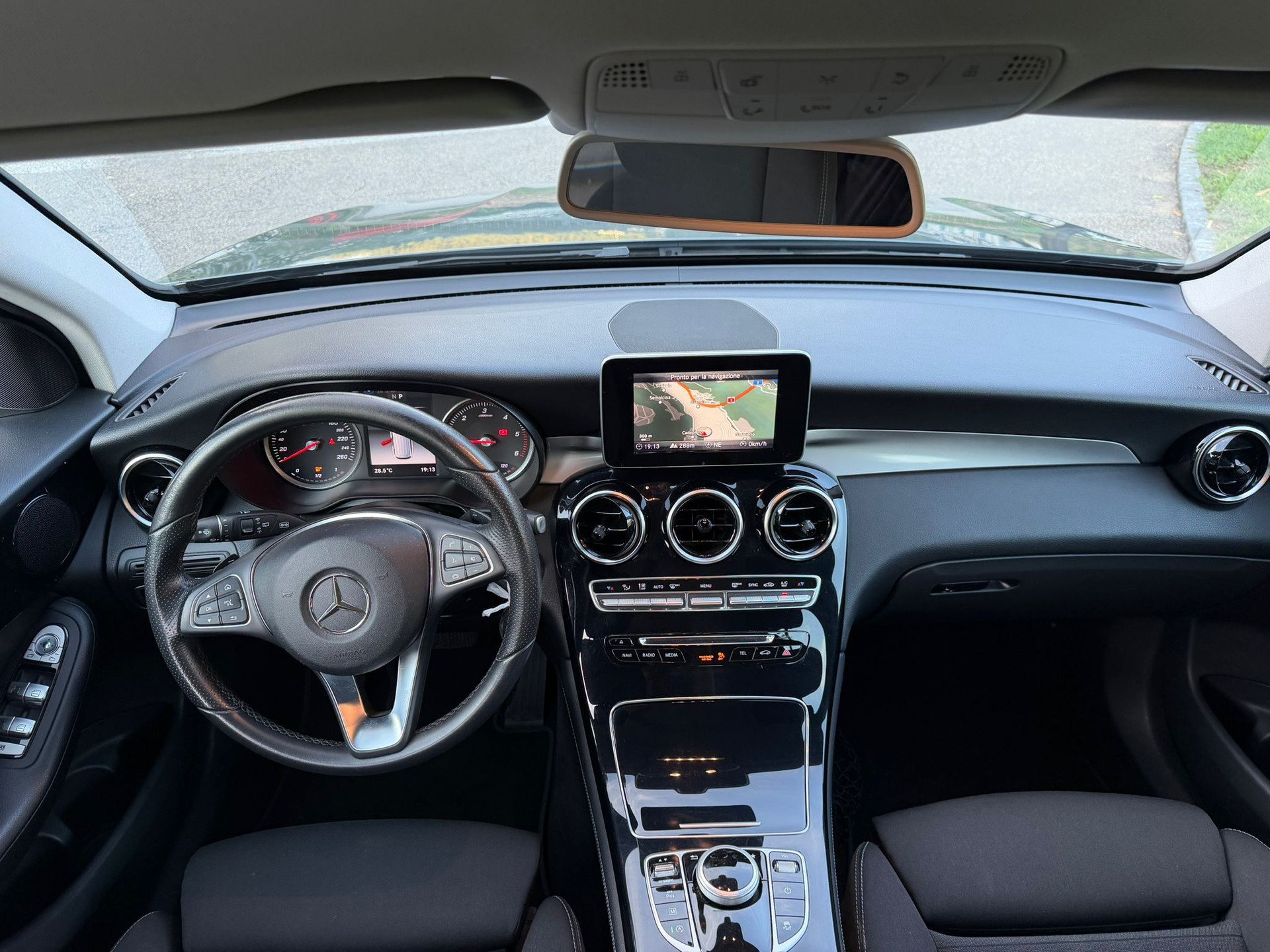 MERCEDES-BENZ GLC 250 d 4Matic 9G-Tronic-image-9