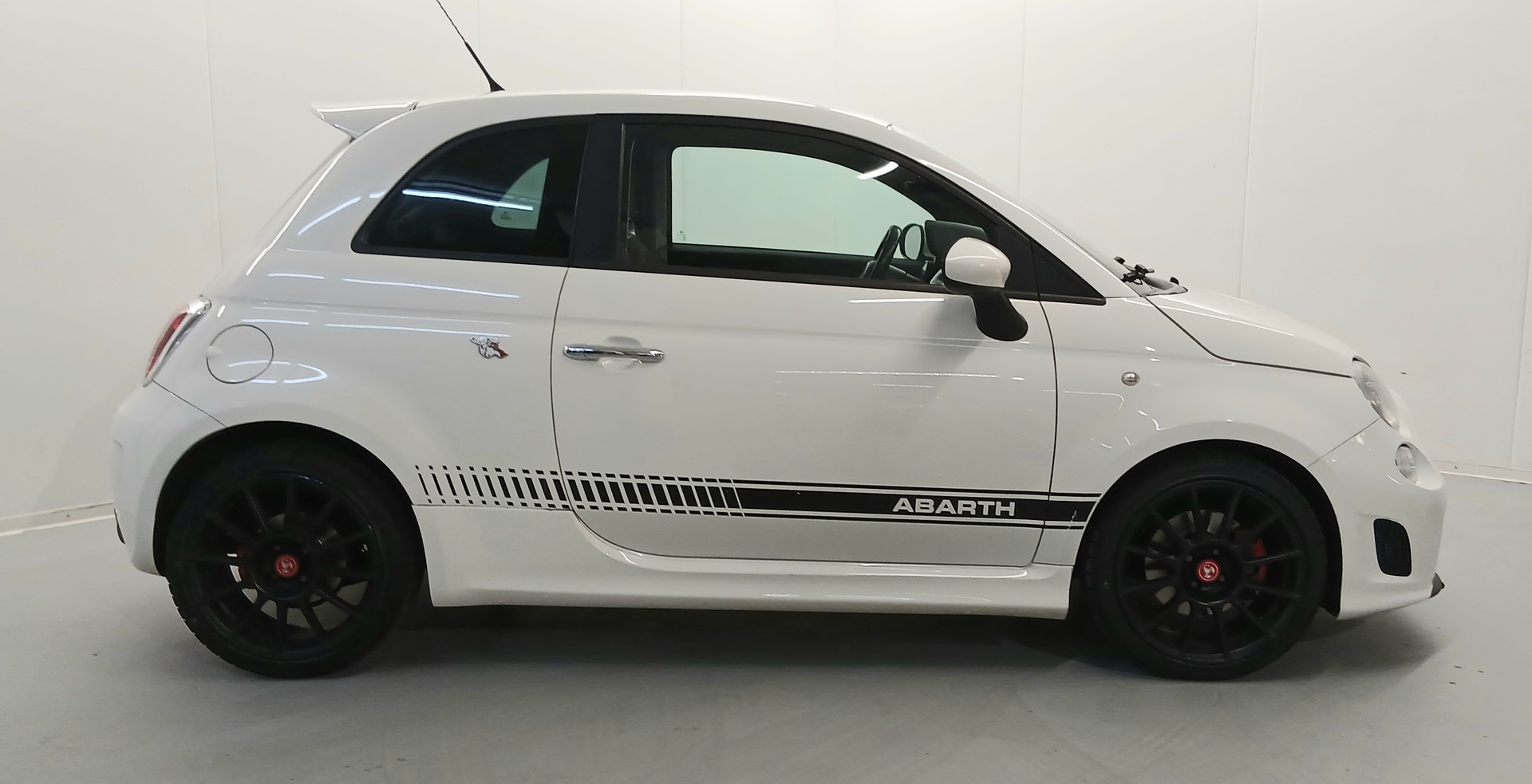 FIAT 500 1.4 16V Turbo Abarth-showroom-element-3