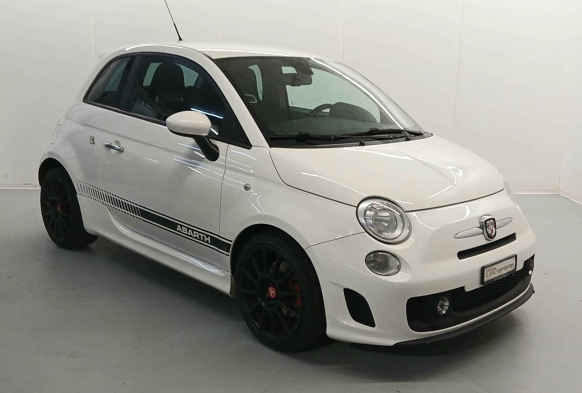 FIAT 500 1.4 16V Turbo Abarth-showroom-element-1