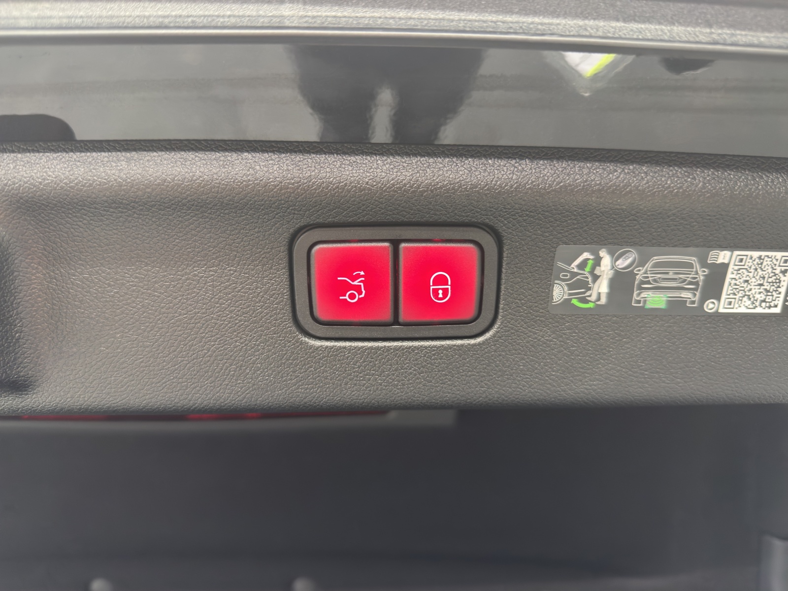 MERCEDES-BENZ C 400 4Matic elektrisch-image-11