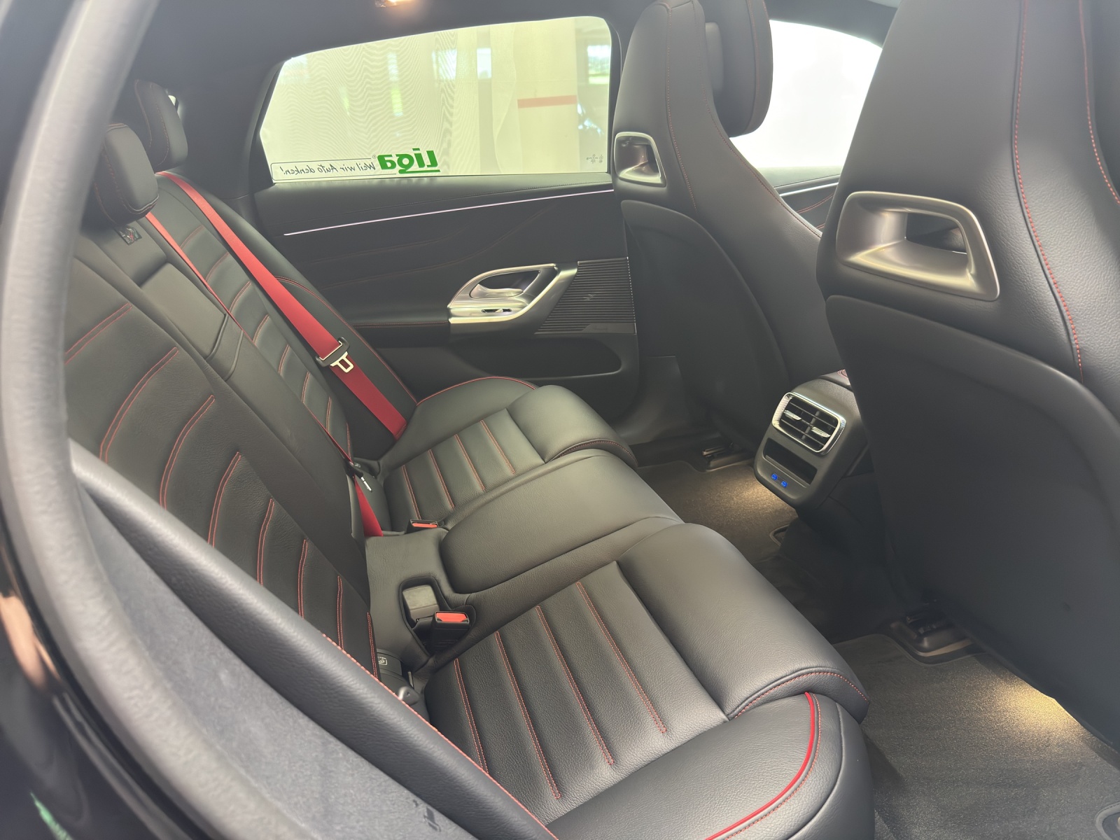 MERCEDES-BENZ C 400 4Matic elektrisch-image-9