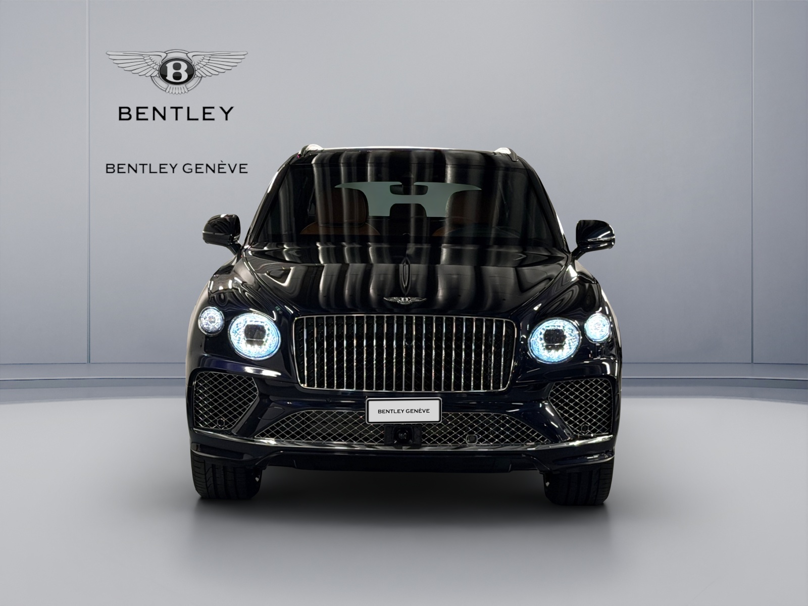 BENTLEY Bentayga Azure-showroom-element-1