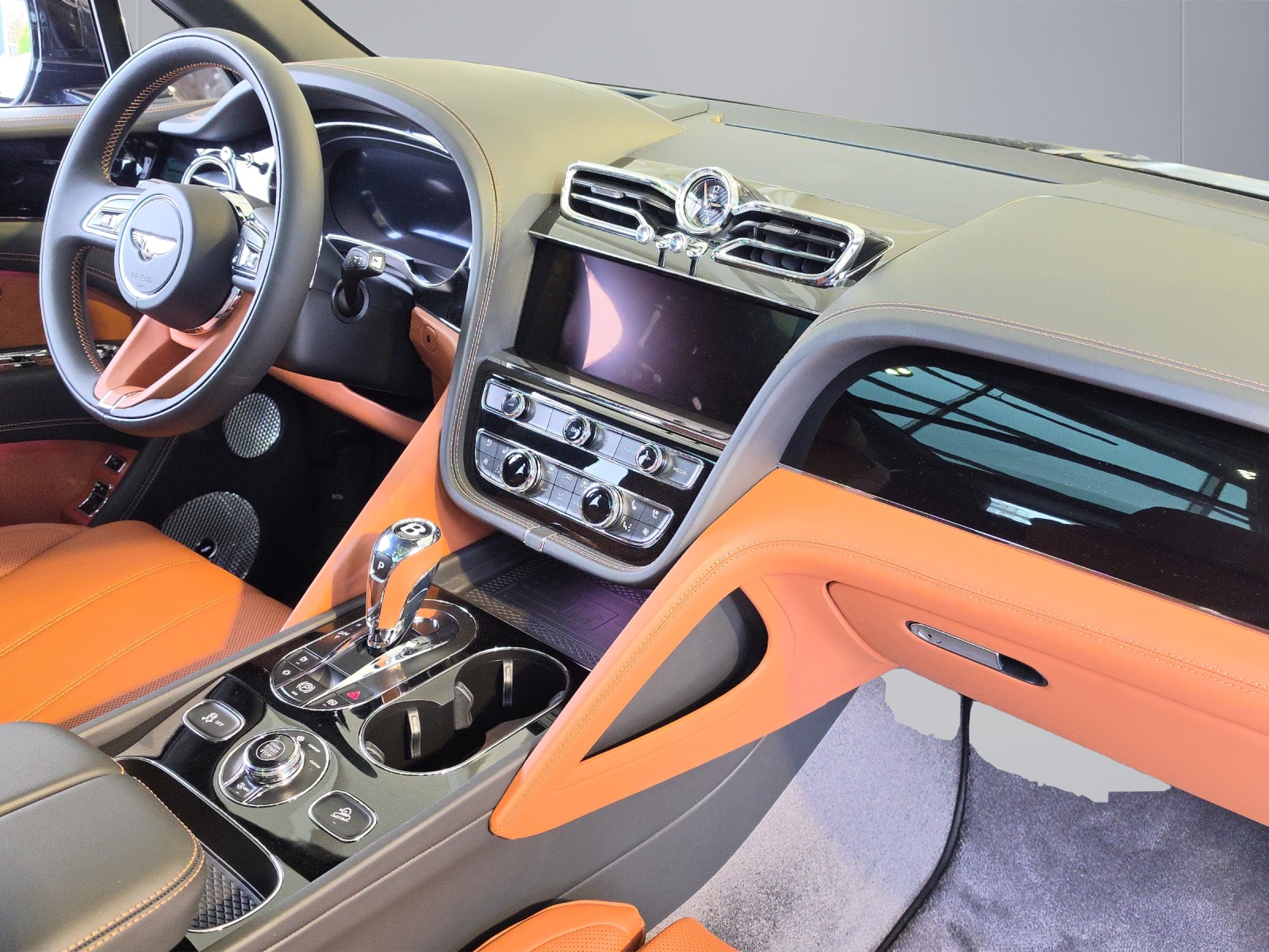 BENTLEY Bentayga Azure-image-10