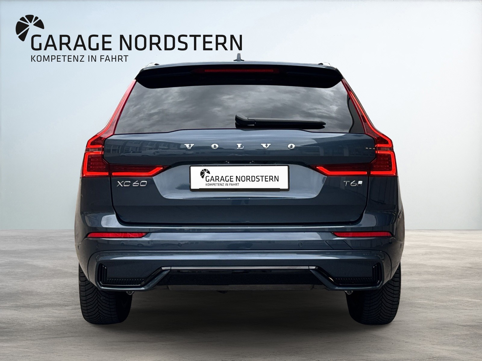 VOLVO XC60 2.0 T6 TE Plus Dark eAWD-showroom-element-3