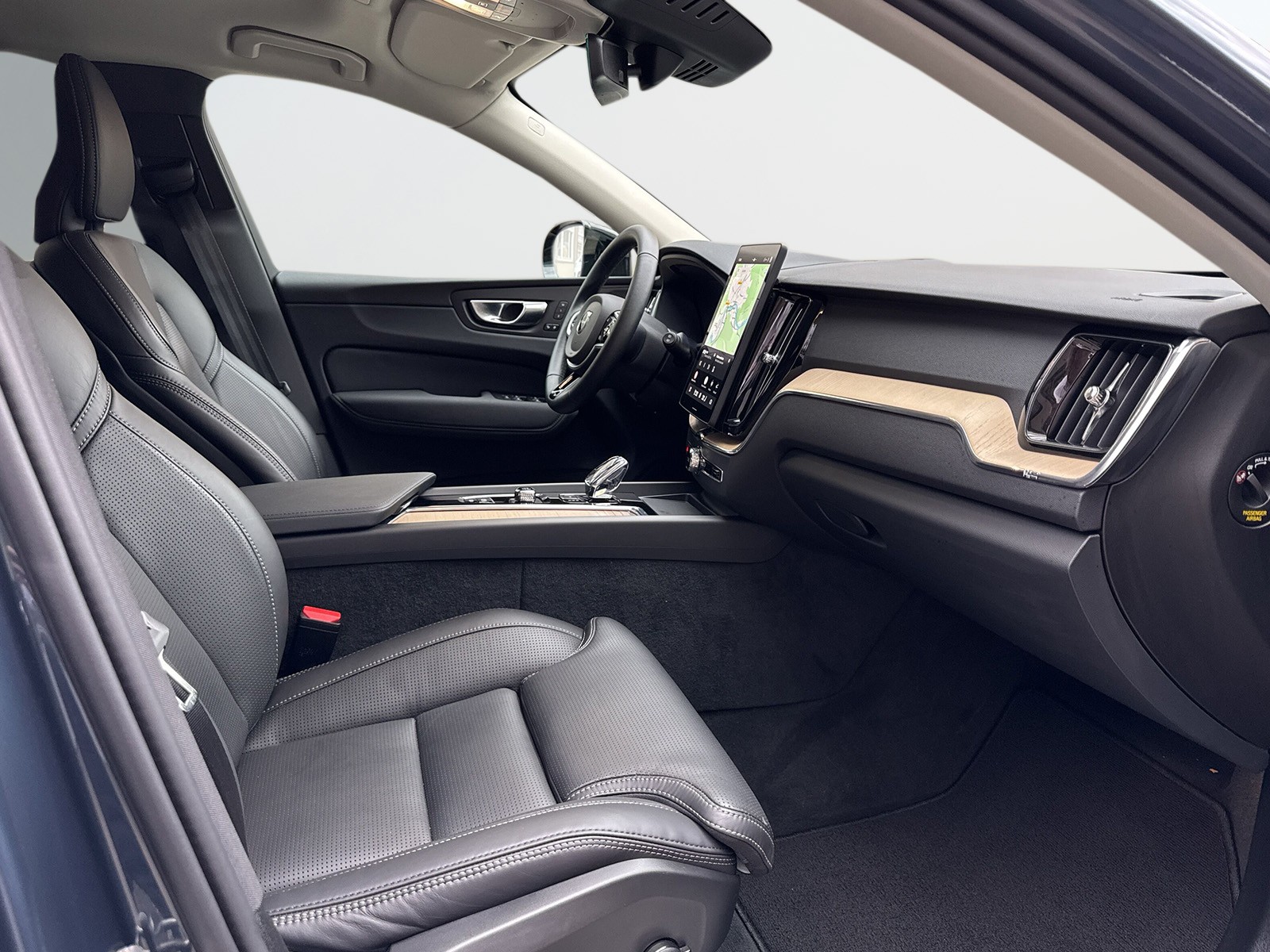 VOLVO XC60 2.0 T6 TE Plus Dark eAWD-image-9
