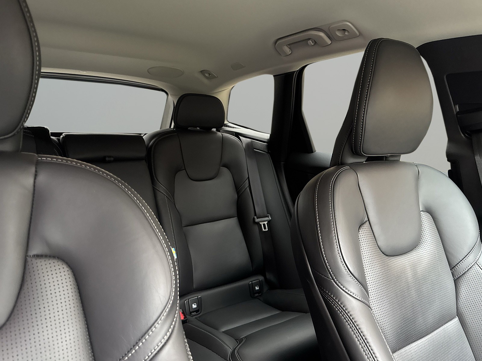 VOLVO XC60 2.0 T6 TE Plus Dark eAWD-image-10