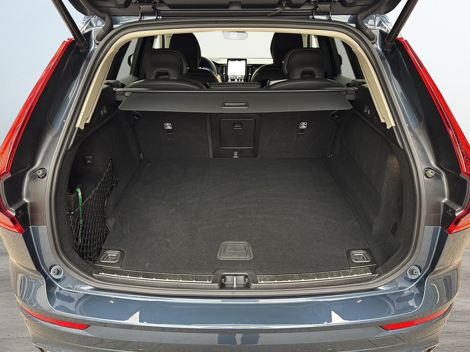 VOLVO XC60 2.0 T6 TE Plus Dark eAWD-image-12