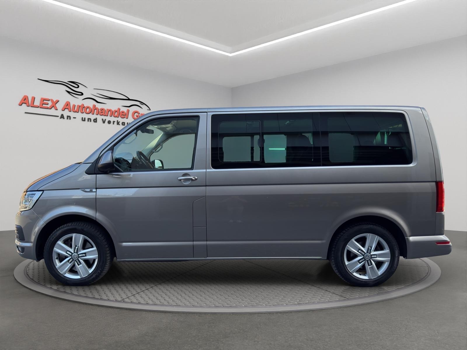 VW T6 Multivan 2.0 Bi-TDI Comfort. Gen. Six 4Mot. DSG-image-2