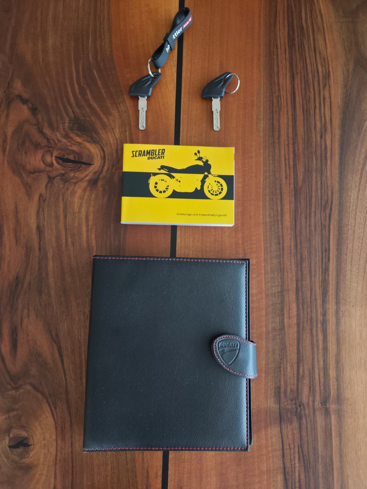 DUCATI Scrambler 800 Street Classic (35kW) ABS Icon Dark Edition-image-9
