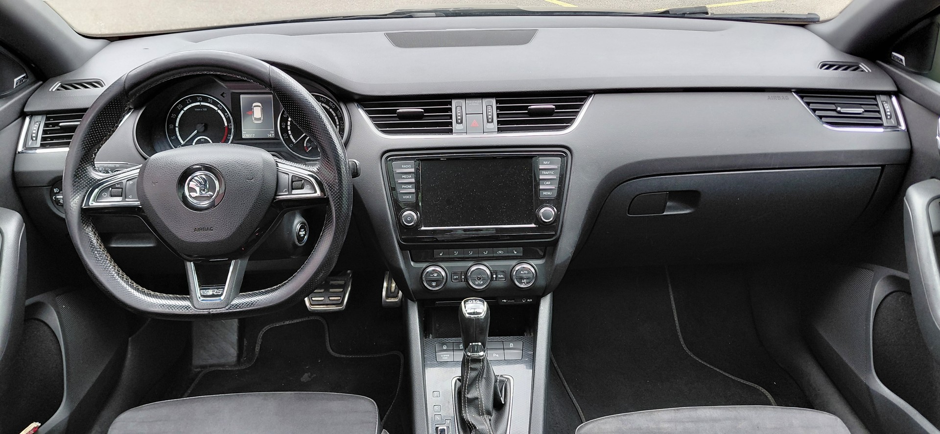 SKODA Octavia Combi 2.0 TDI RS DSG-image-13