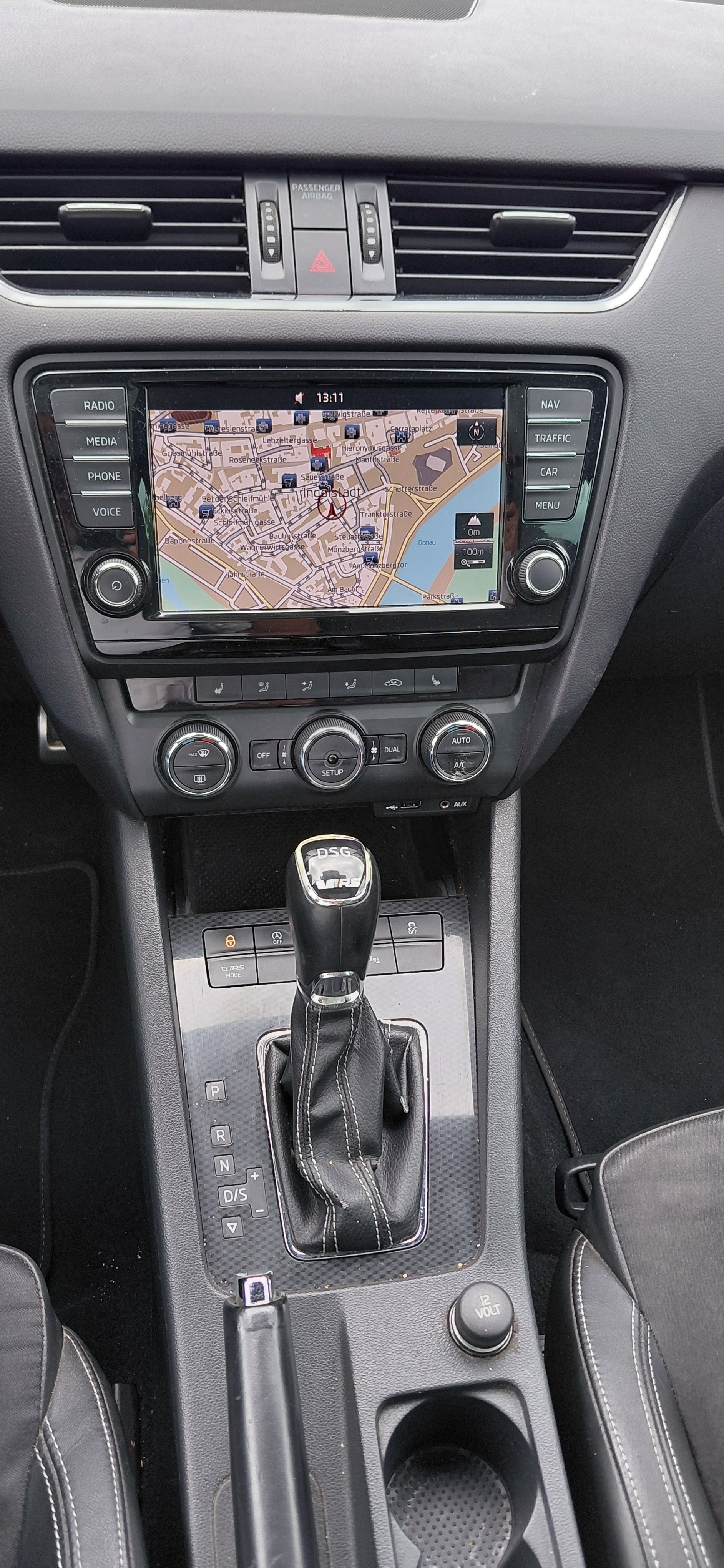 SKODA Octavia Combi 2.0 TDI RS DSG-image-9